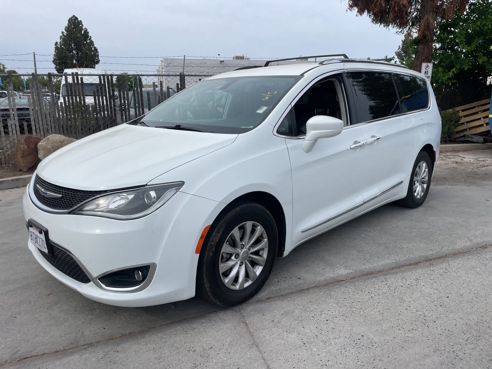 2019 Chrysler Pacifica Touring L photo 2