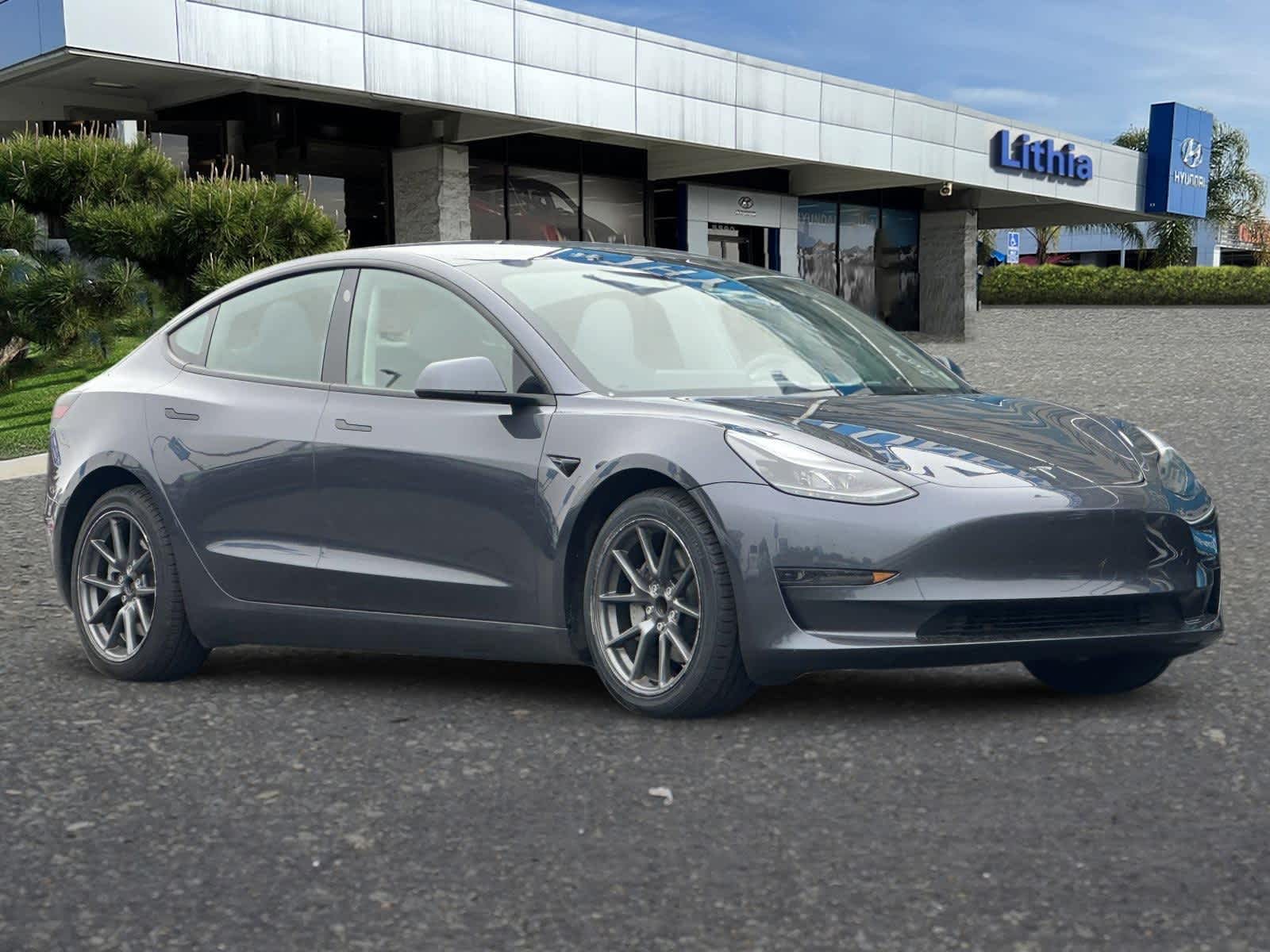 Thumbnail: 2023 Tesla Model 3 - 9