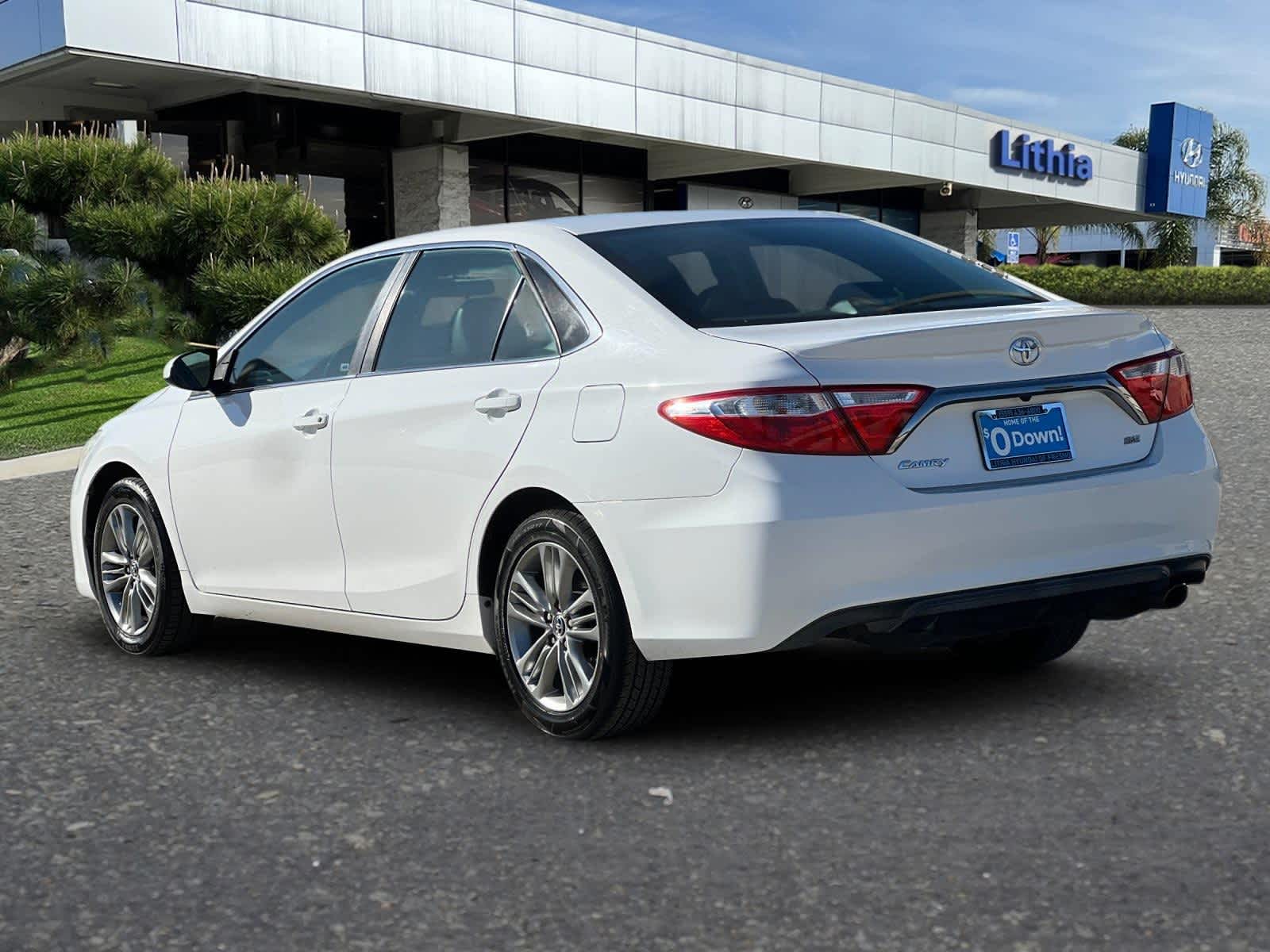 Thumbnail: 2016 Toyota Camry - 7