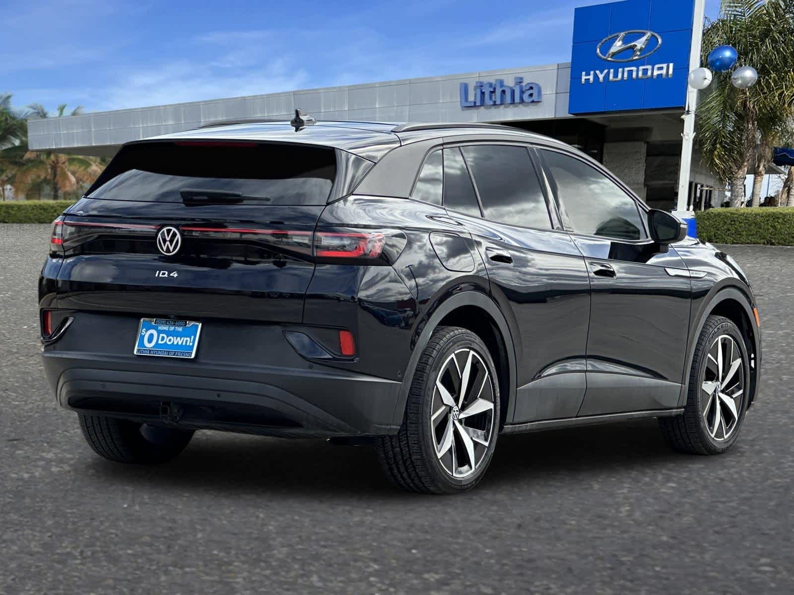 Thumbnail: 2023 Volkswagen ID.4 - 3