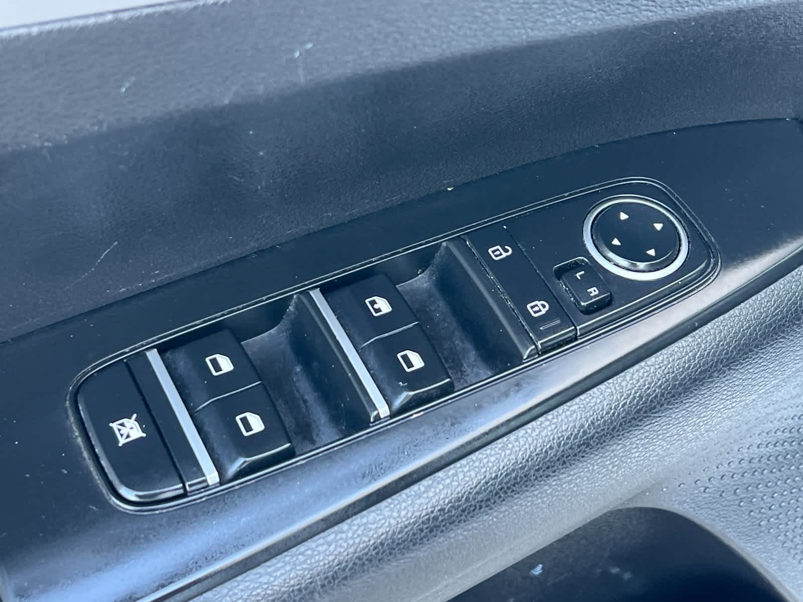 Thumbnail: 2024 Kia Forte - 14