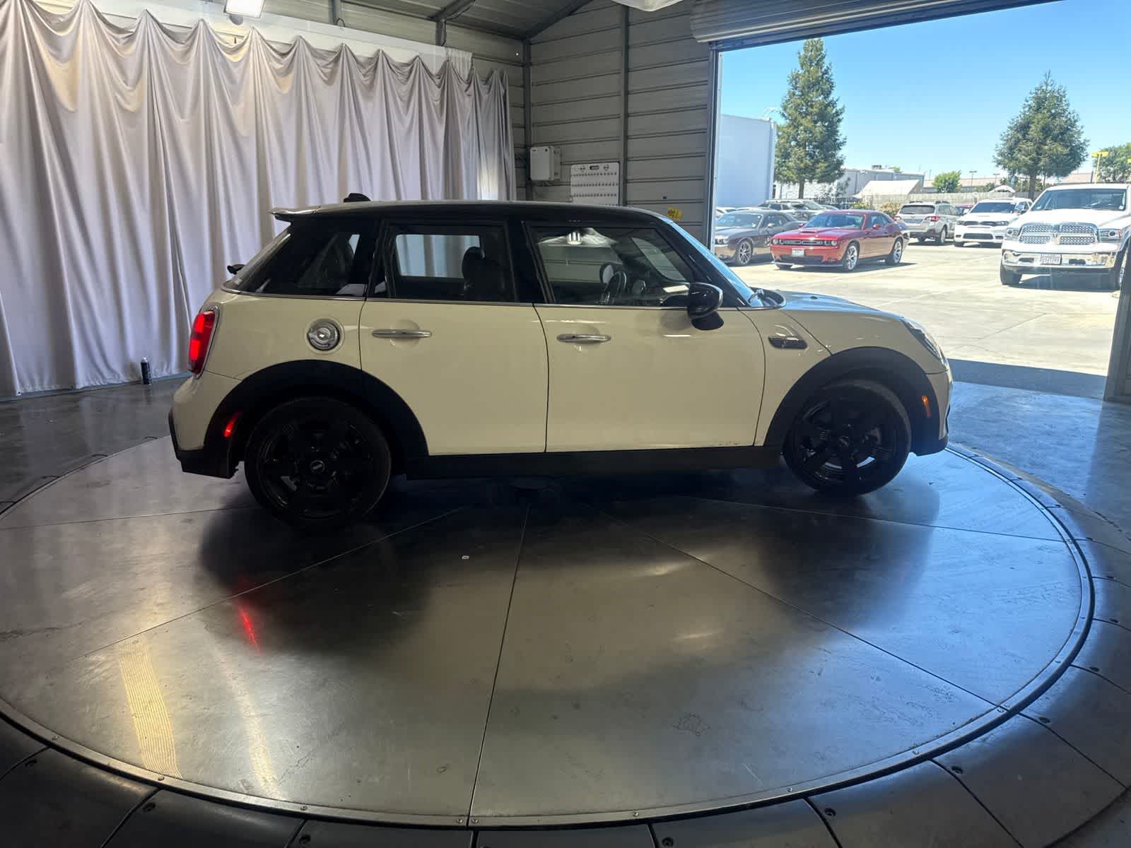 Thumbnail: 2022 MINI Cooper - 2