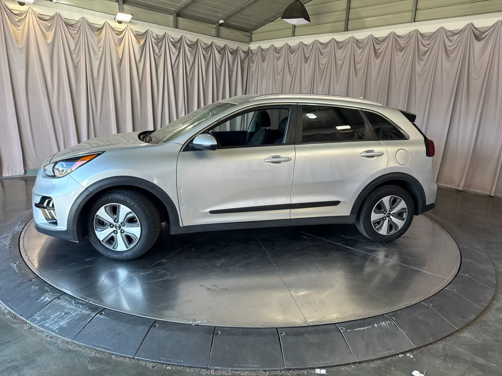 Thumbnail: 2021 Kia Niro - 7