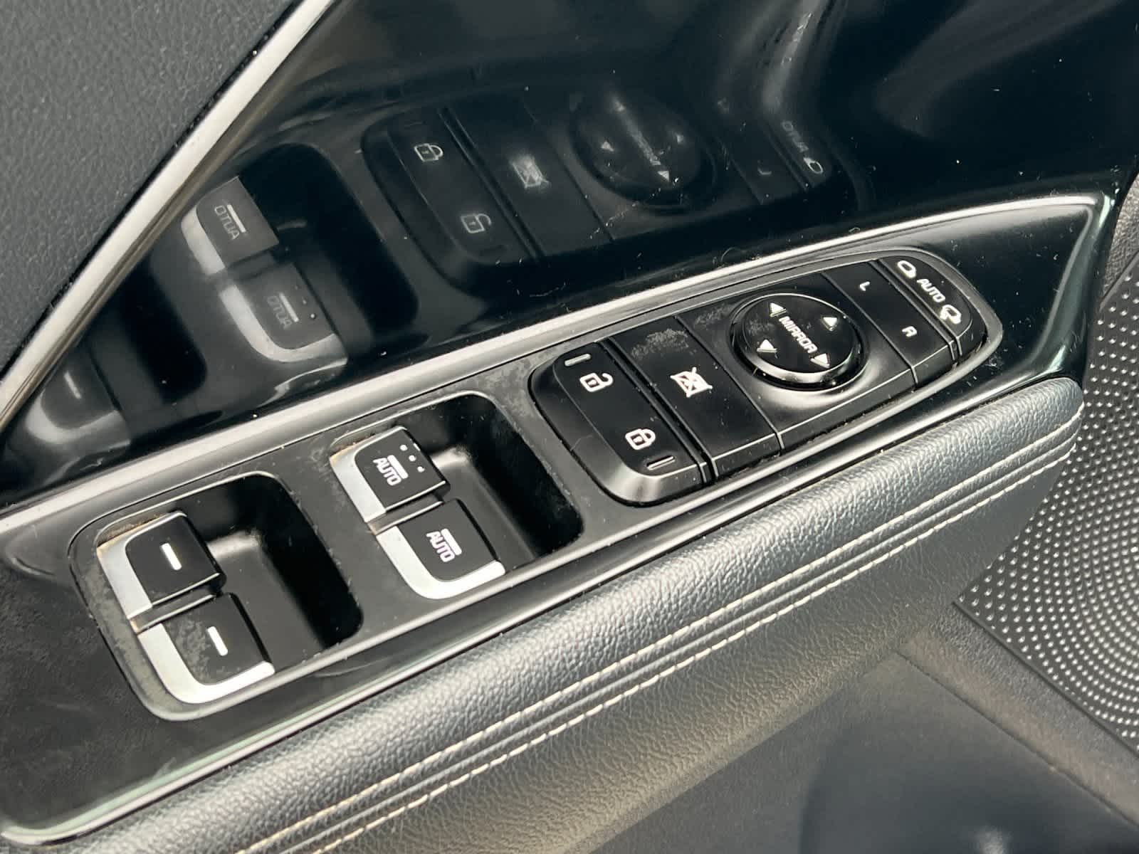 Thumbnail: 2019 Kia Niro - 13