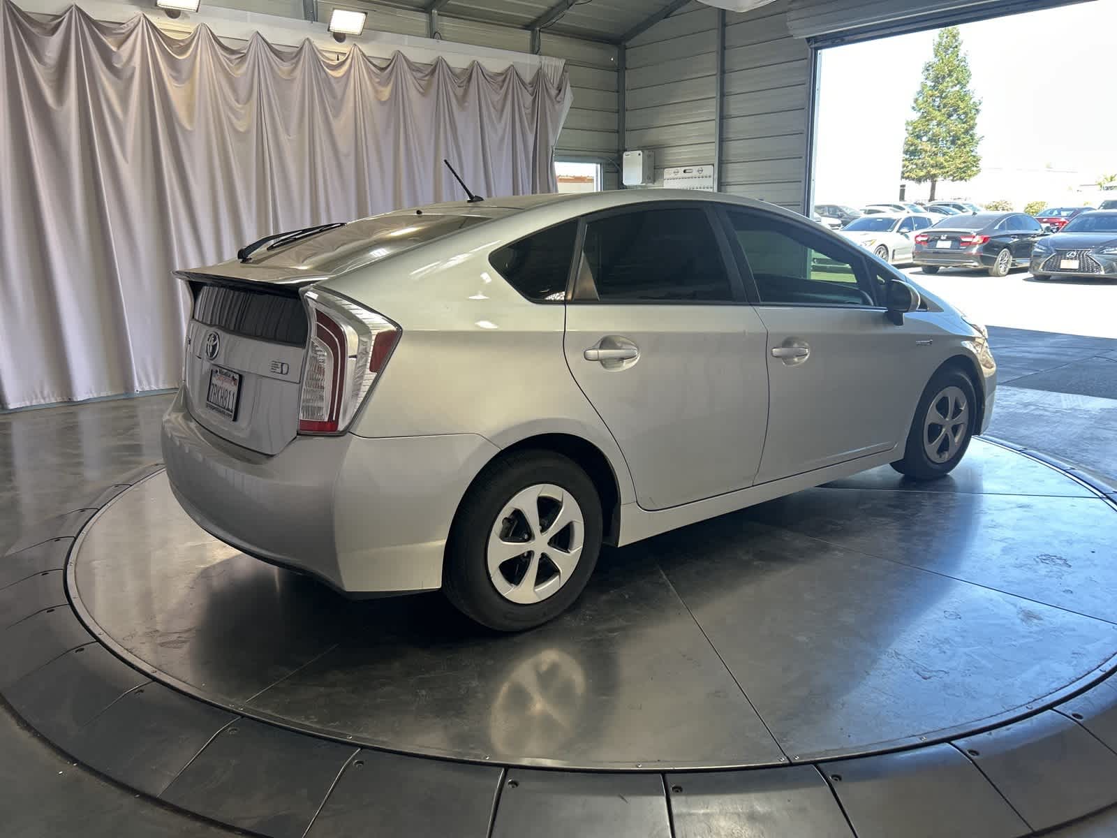 Thumbnail: 2015 Toyota Prius - 9