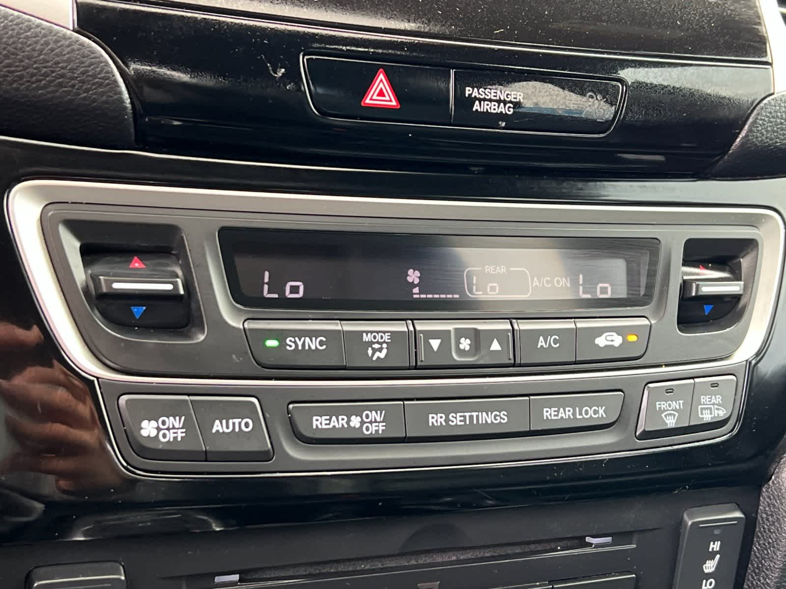 Thumbnail: 2018 Honda Pilot - 24