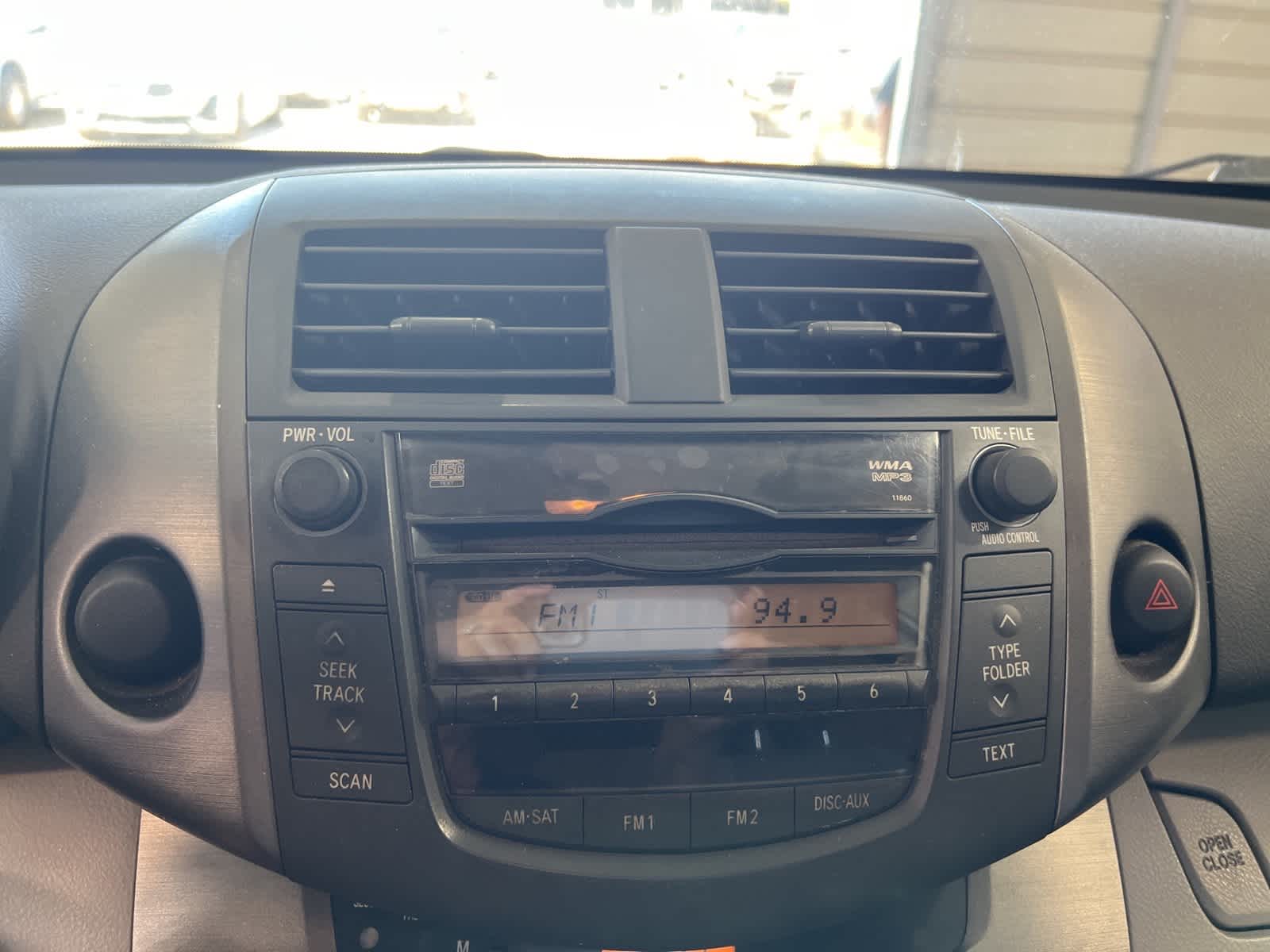 Thumbnail: 2011 Toyota RAV4 - 20