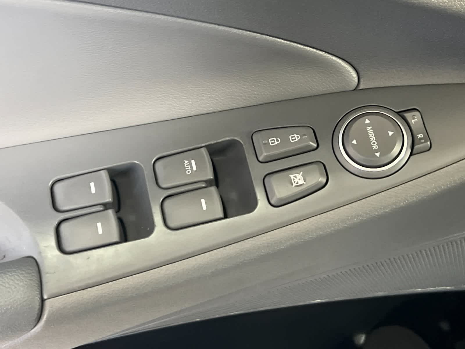 Thumbnail: 2014 Hyundai Sonata - 13