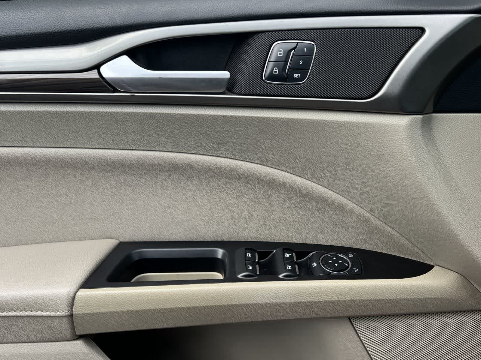 Thumbnail: 2017 Ford Fusion - 13