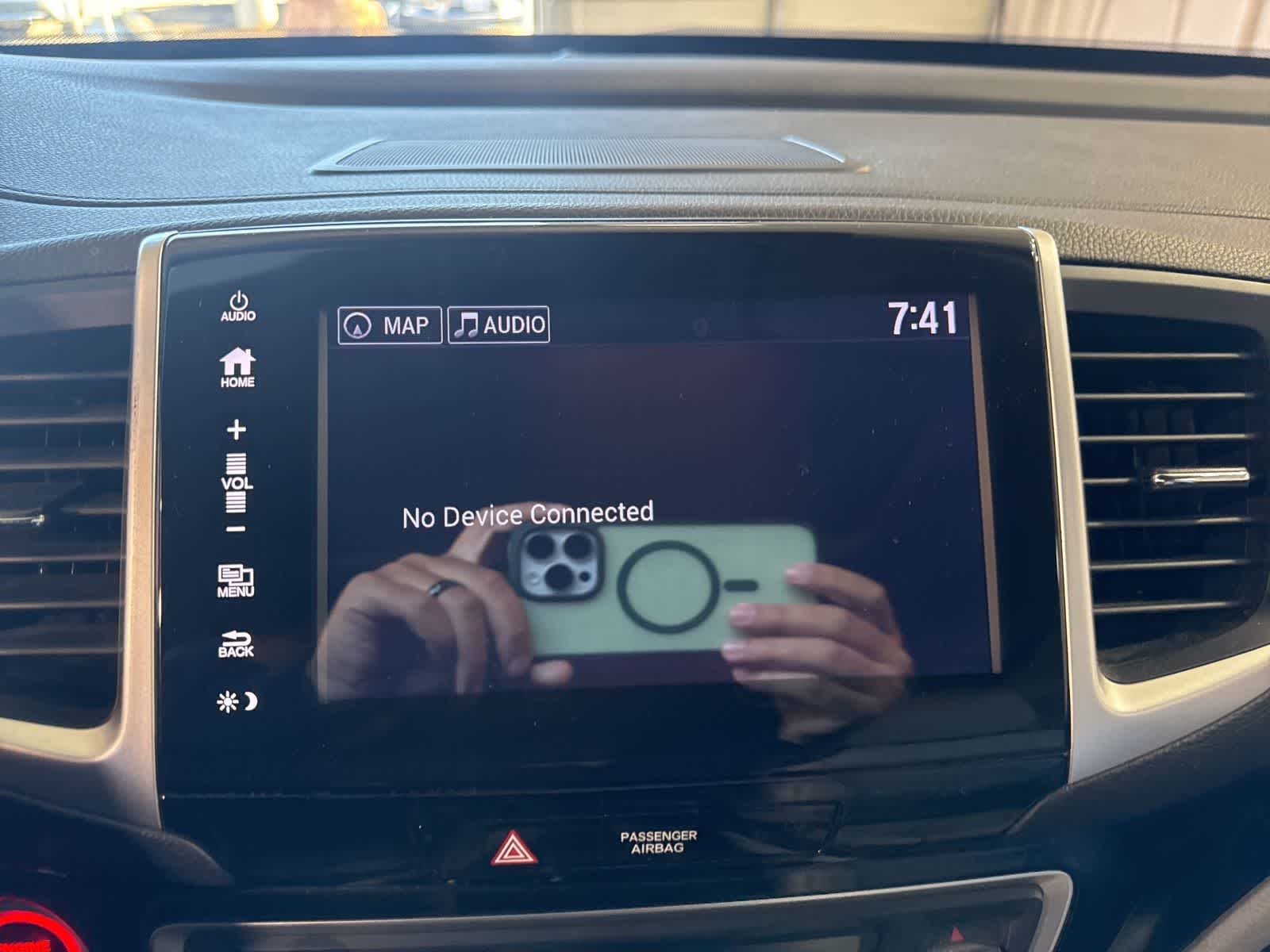 Thumbnail: 2017 Honda Pilot - 25