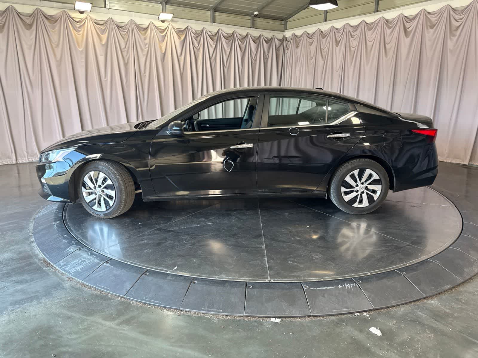 Thumbnail: 2020 Nissan Altima - 7