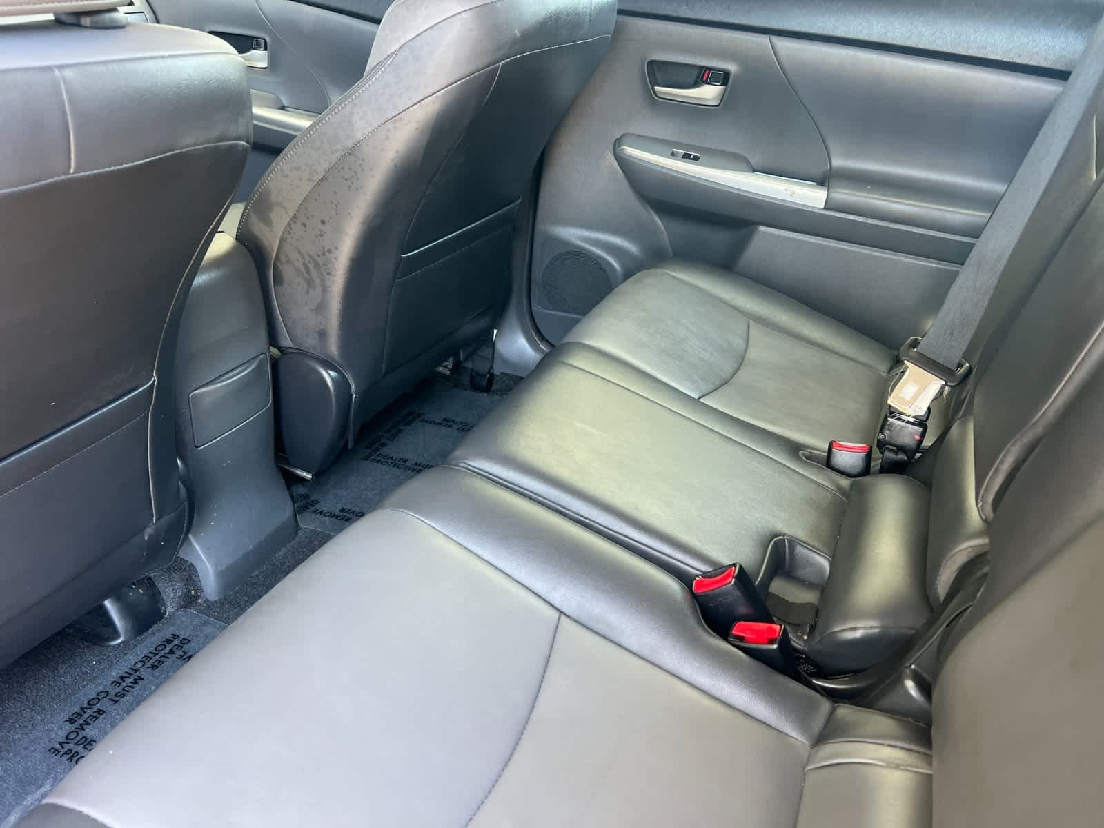 Thumbnail: 2014 Toyota Prius v - 4