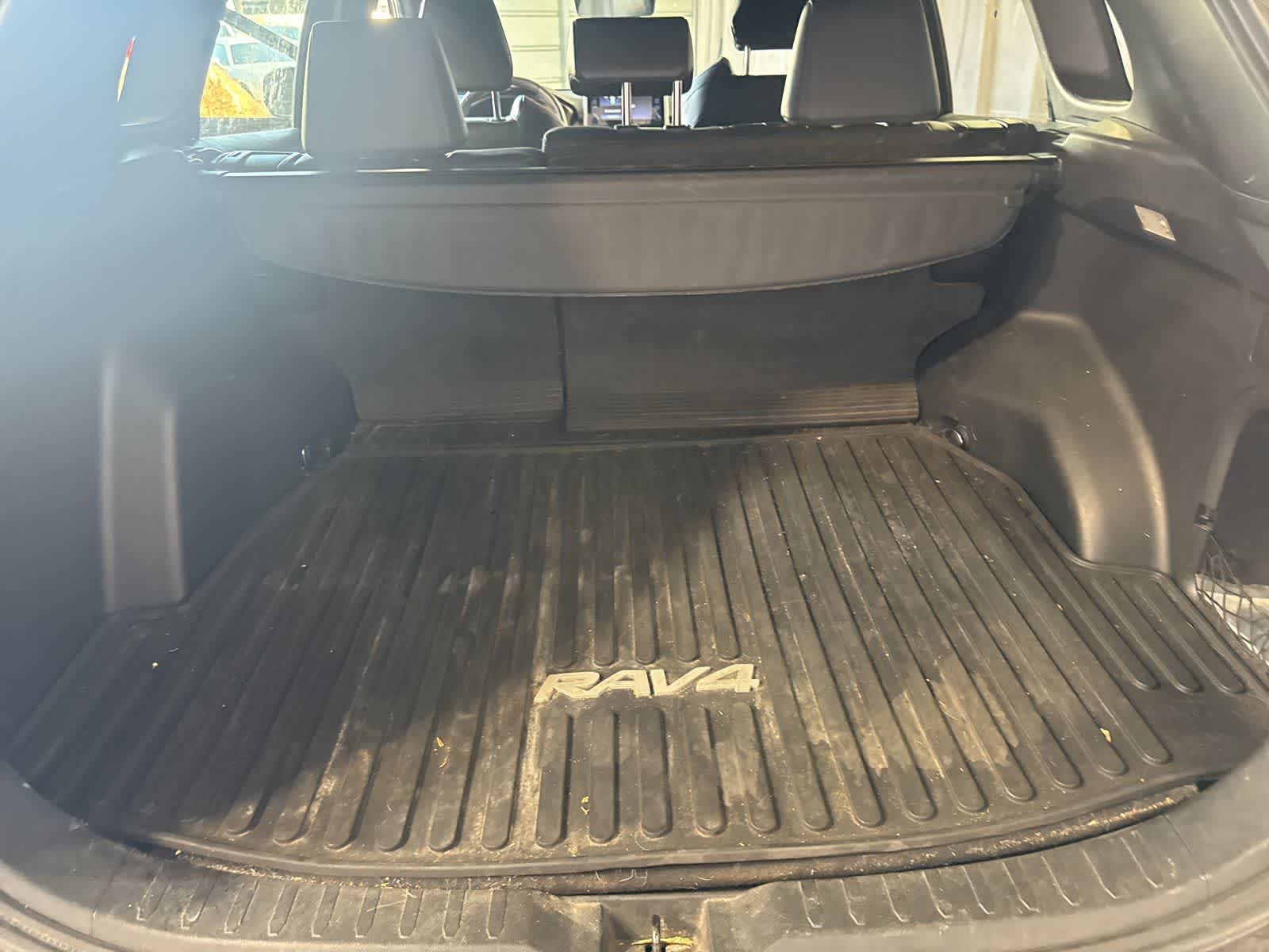 Thumbnail: 2021 Toyota RAV4 - 16