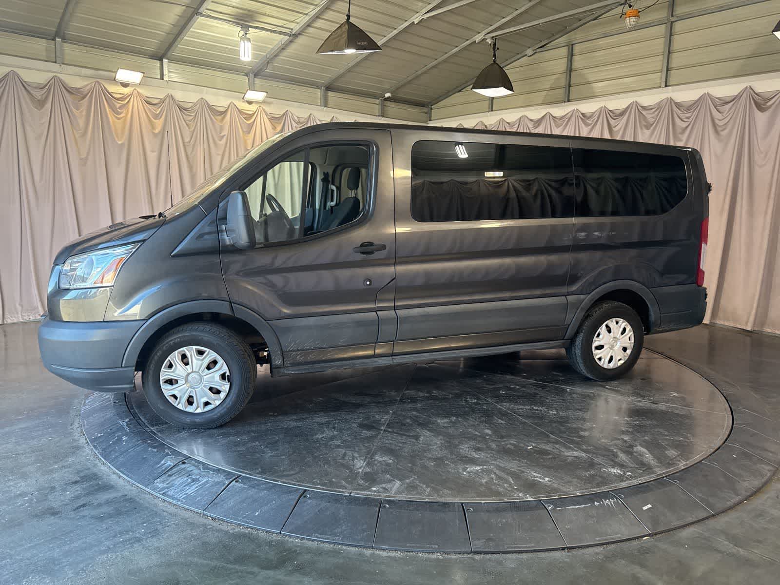 2017 Ford Transit-150 photo 3