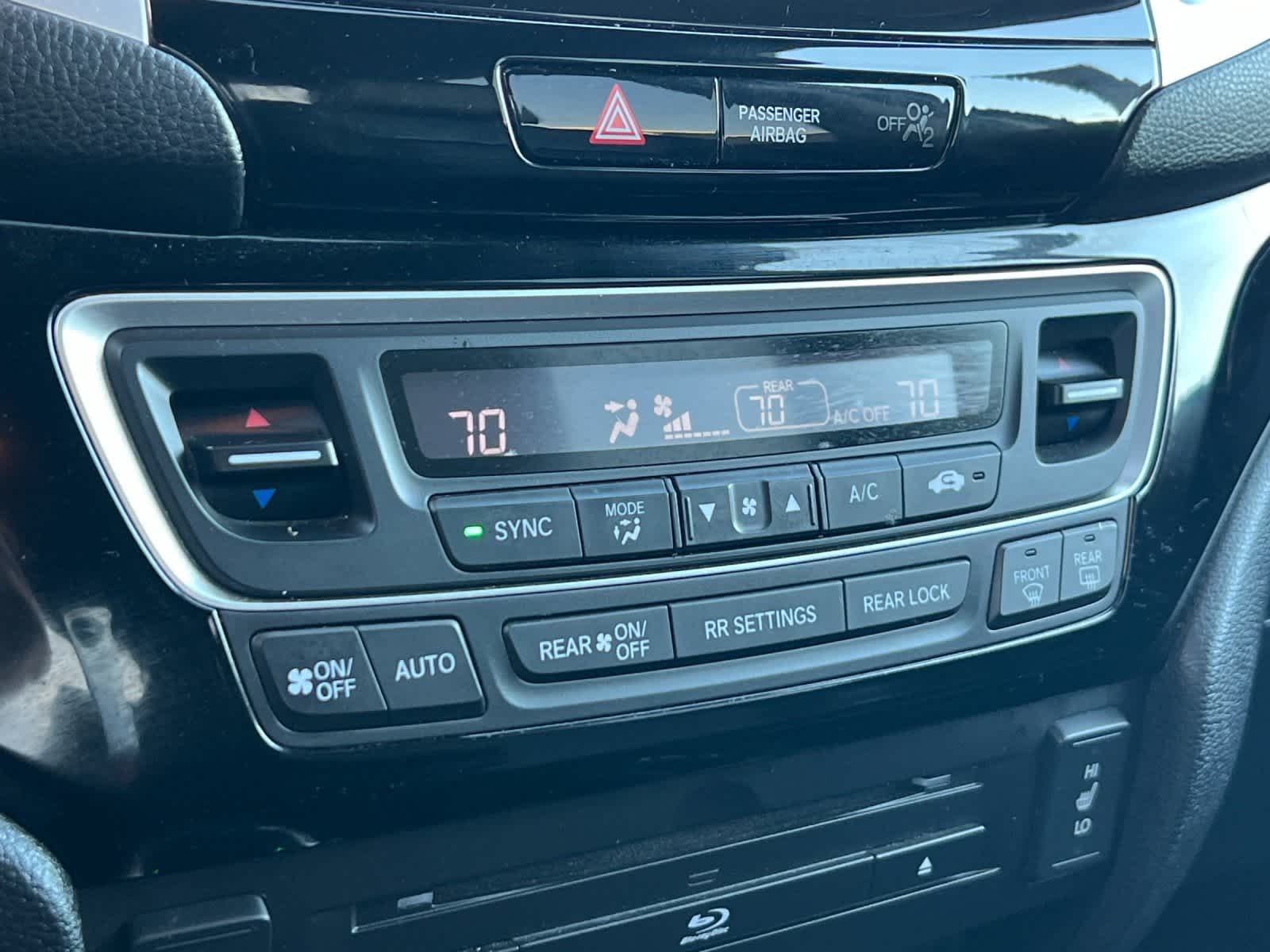 Thumbnail: 2018 Honda Pilot - 24