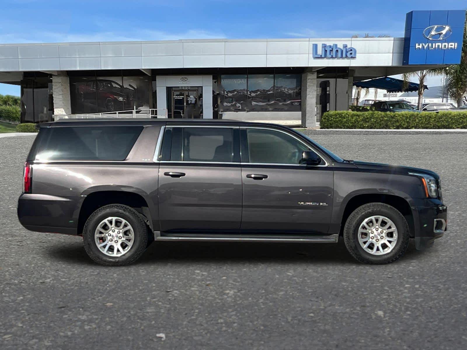 Thumbnail: 2017 GMC Yukon XL - 8