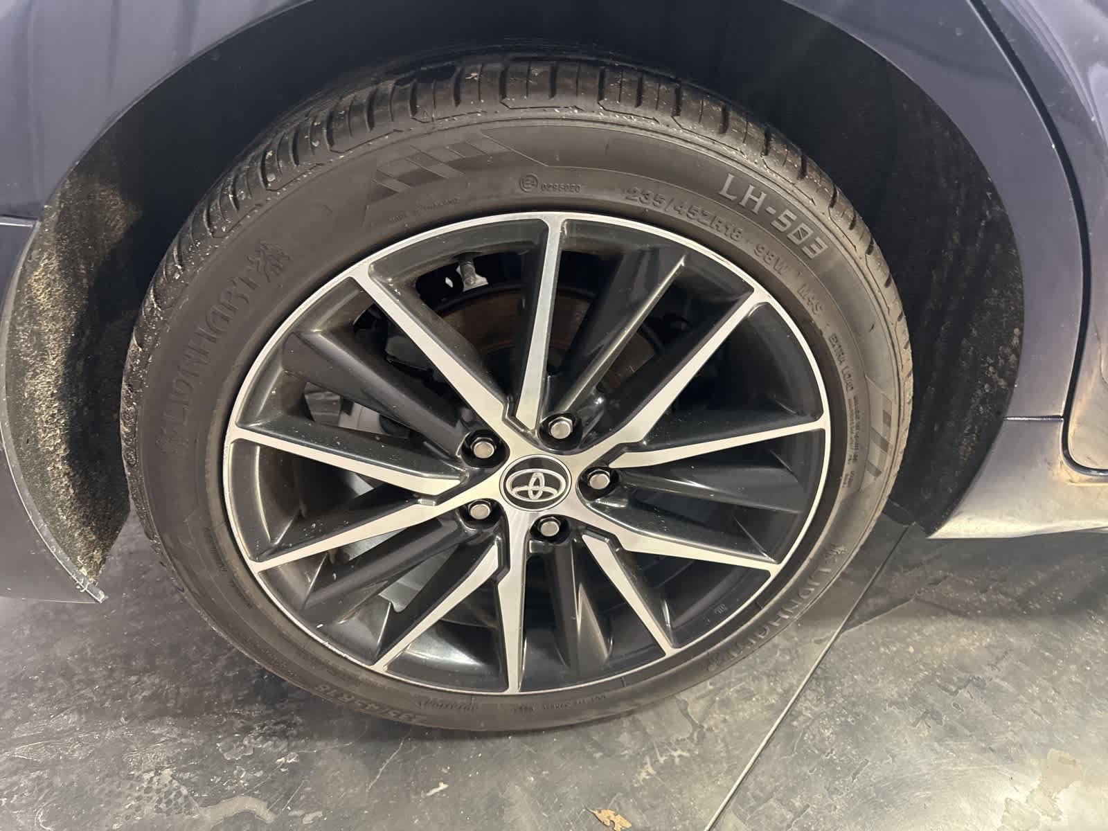 Thumbnail: 2021 Toyota Camry - 11