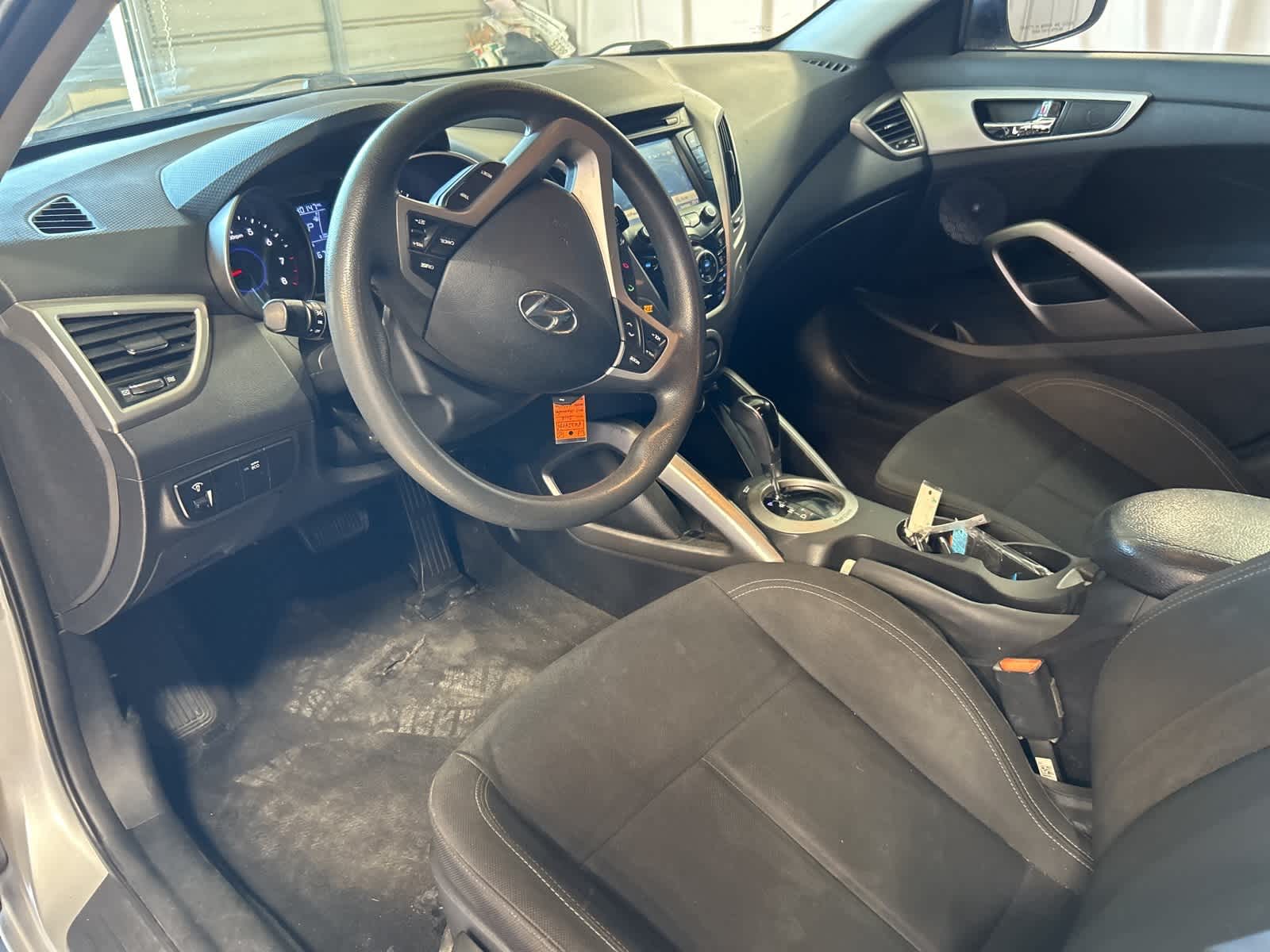 Thumbnail: 2015 Hyundai Veloster - 20
