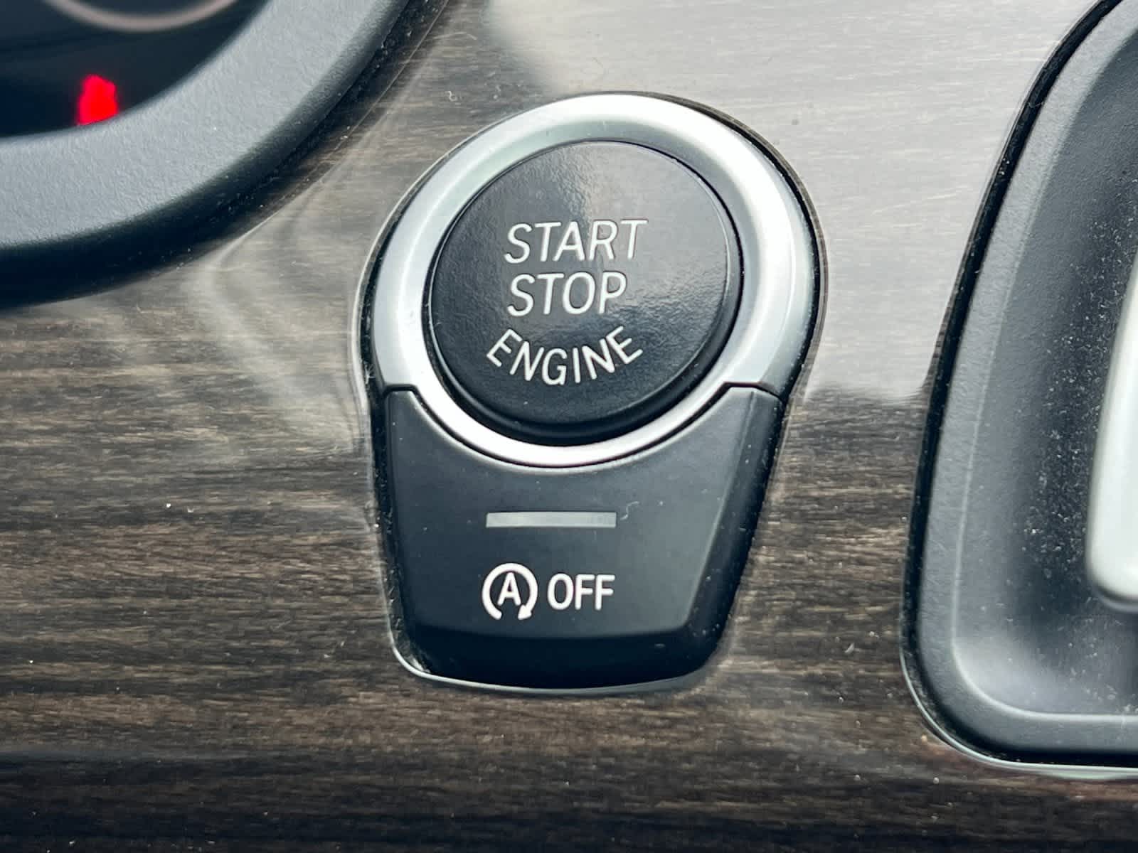 Thumbnail: 2013 BMW 7 Series - 23