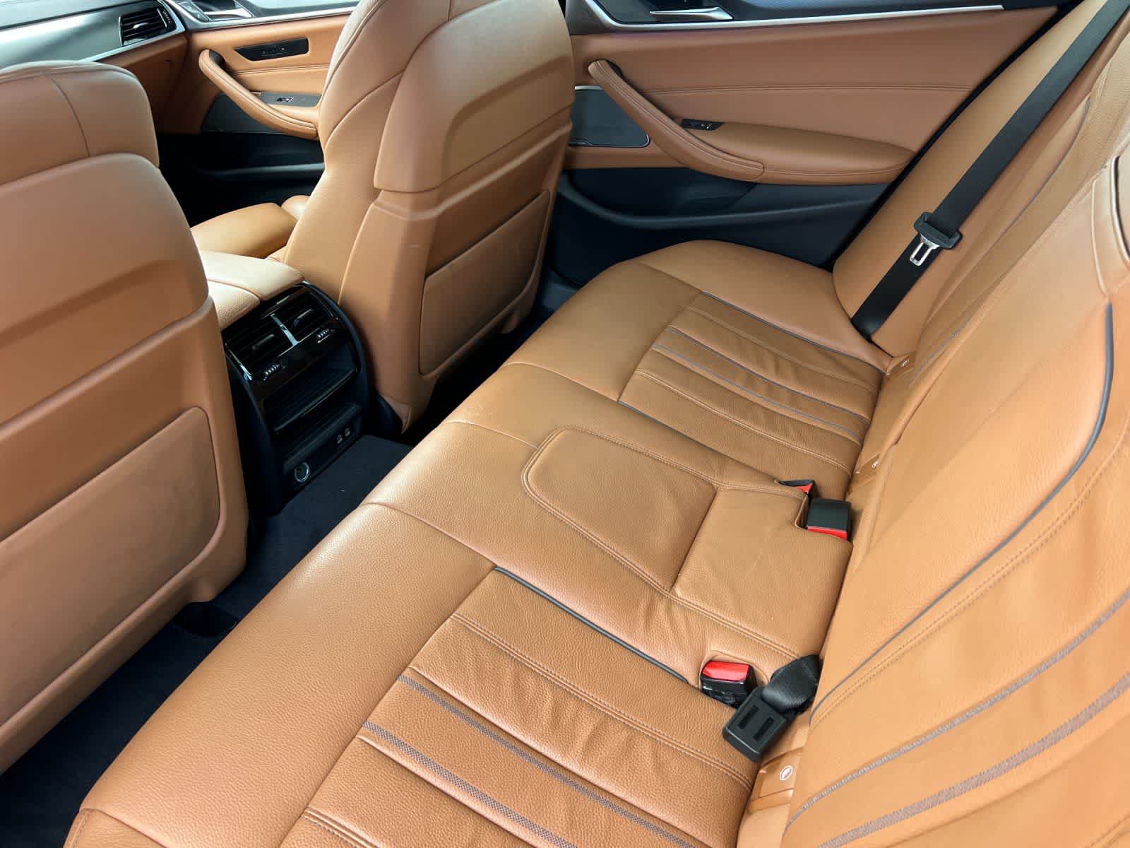 2022 BMW M550i xDrive photo 4