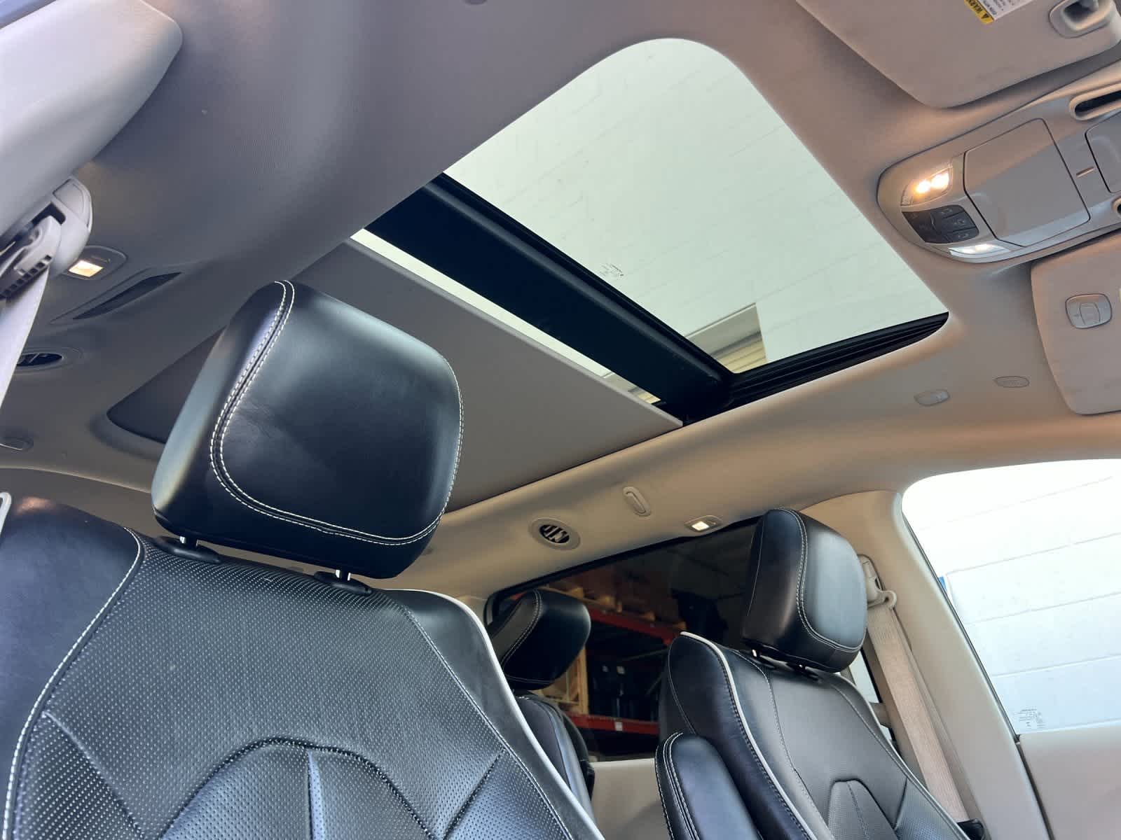 Thumbnail: 2023 Chrysler Pacifica - 18