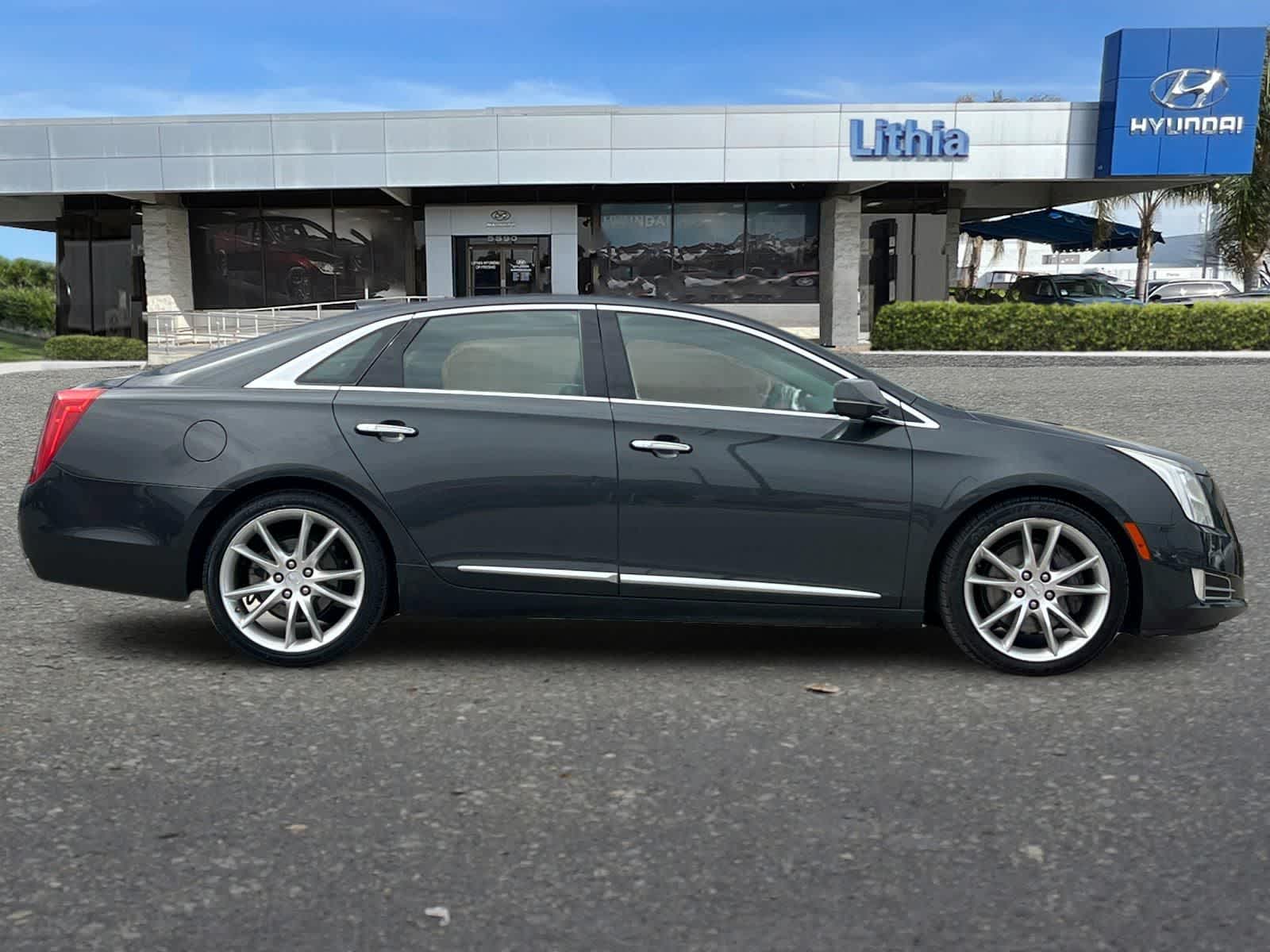 Thumbnail: 2016 Cadillac XTS - 9