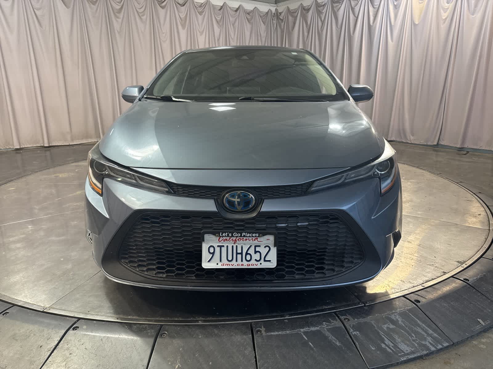 2020 Toyota Corolla Hybrid LE photo 2