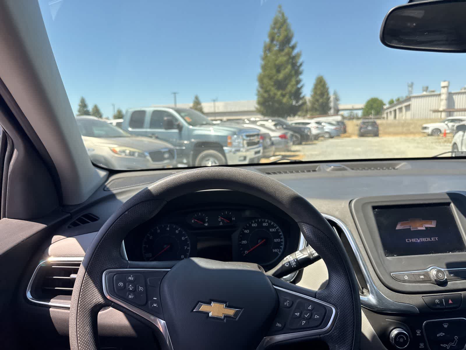 Thumbnail: 2022 Chevrolet Equinox - 22