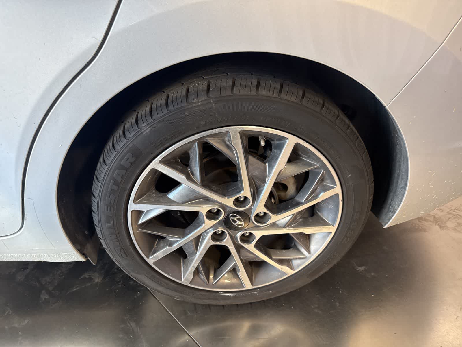 Thumbnail: 2020 Hyundai Elantra - 10