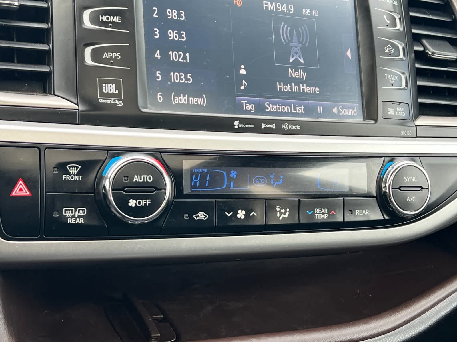 Thumbnail: 2016 Toyota Highlander - 21