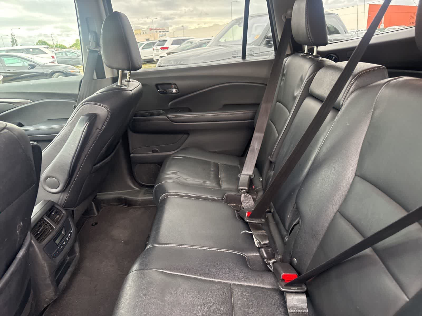 Thumbnail: 2017 Honda Pilot - 13