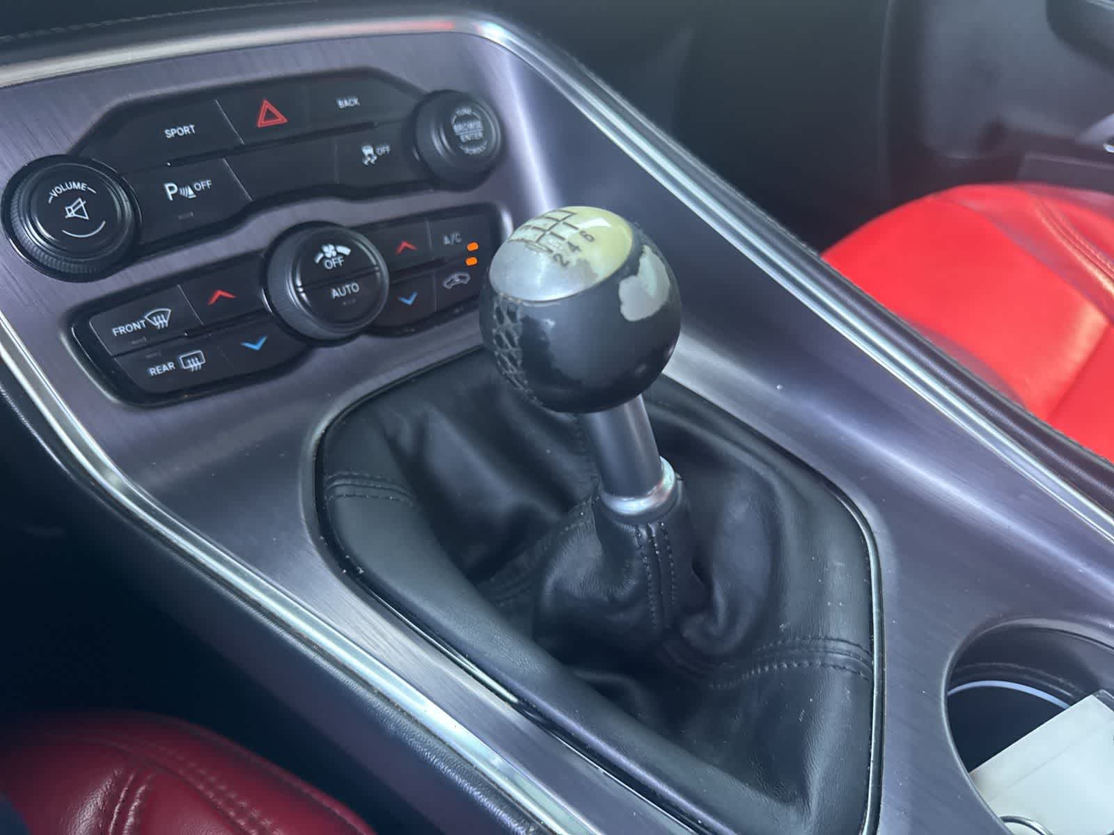 Thumbnail: 2015 Dodge Challenger - 26