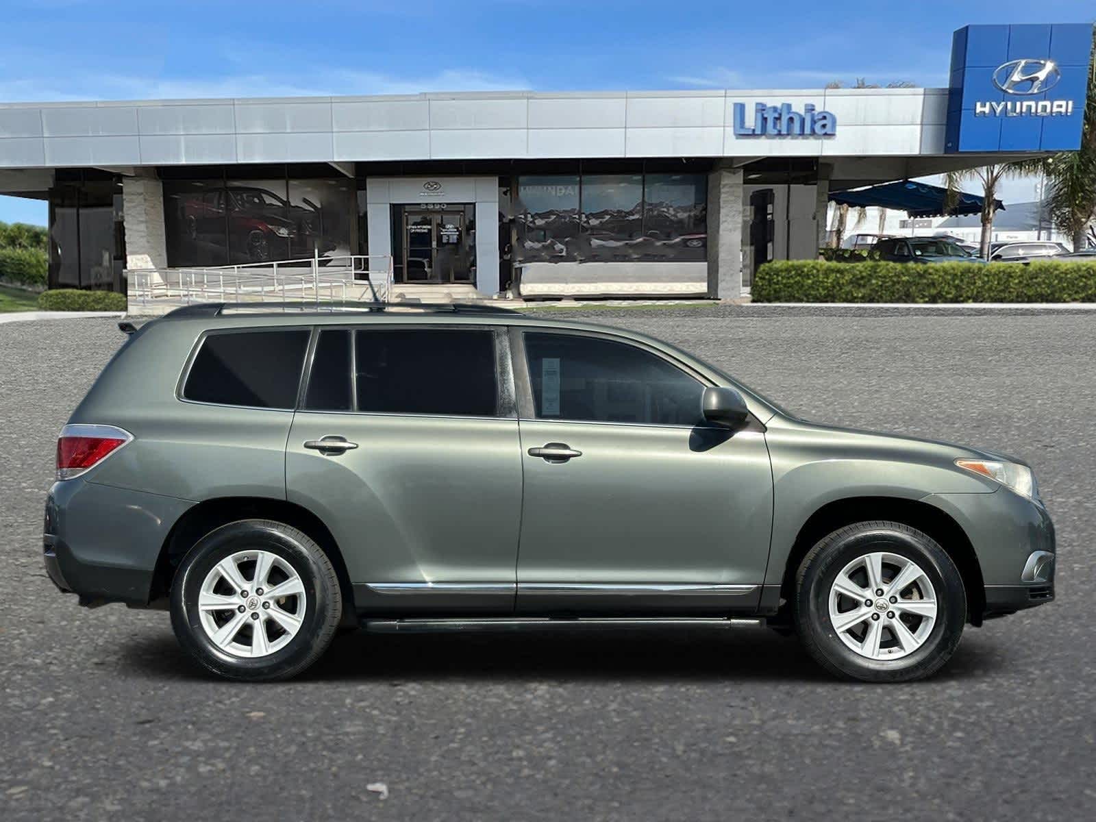 Thumbnail: 2013 Toyota Highlander - 8