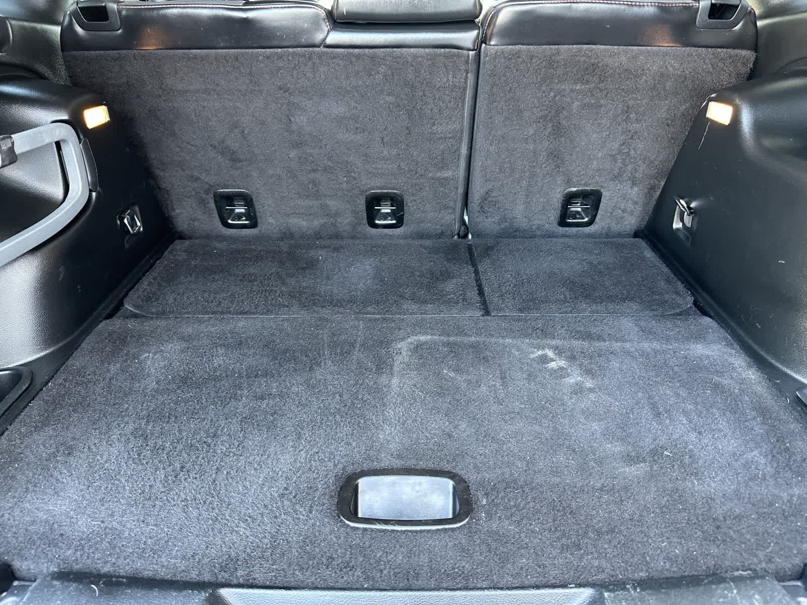 Thumbnail: 2017 Jeep Cherokee - 16