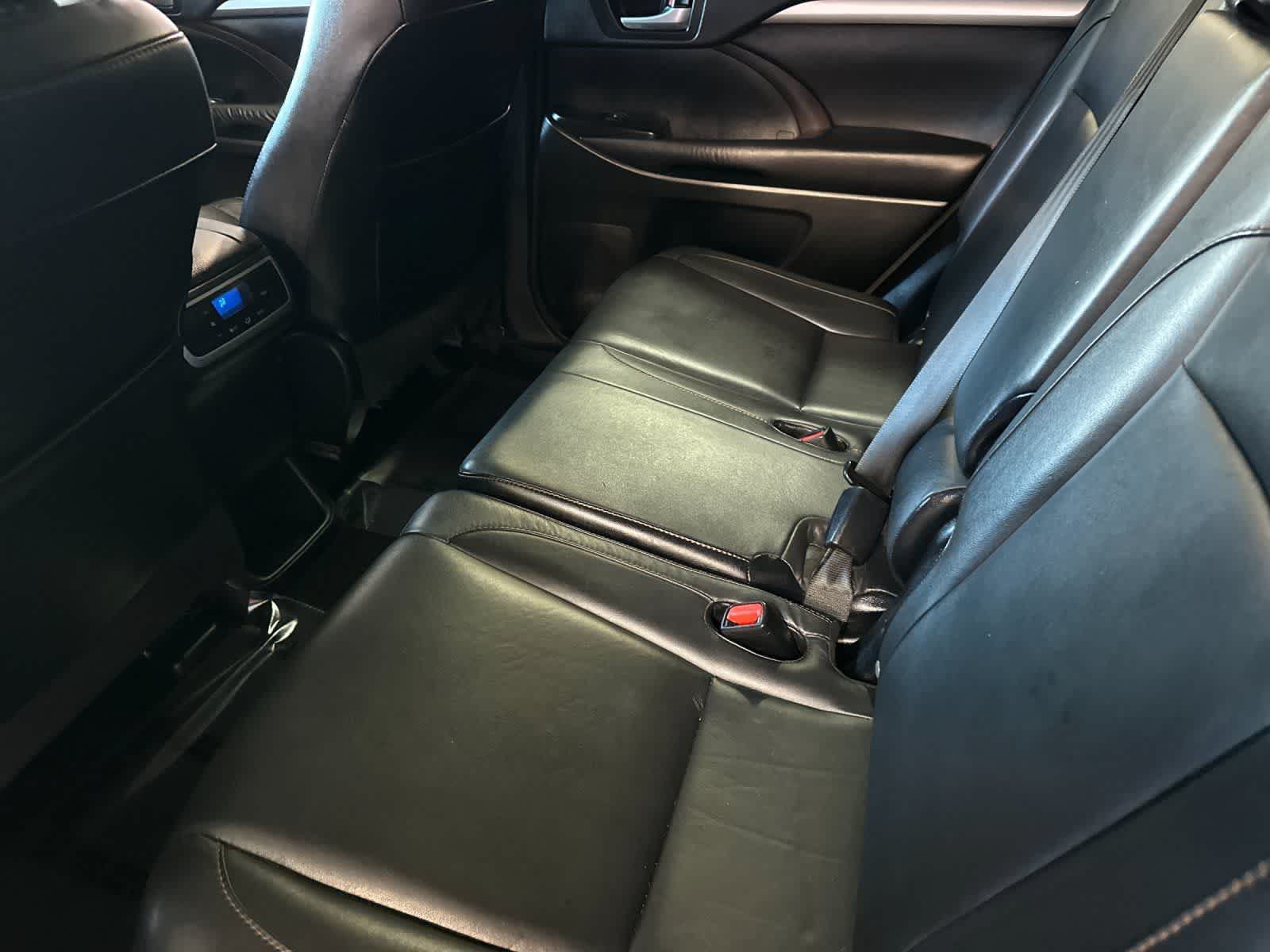 Thumbnail: 2016 Toyota Highlander - 5