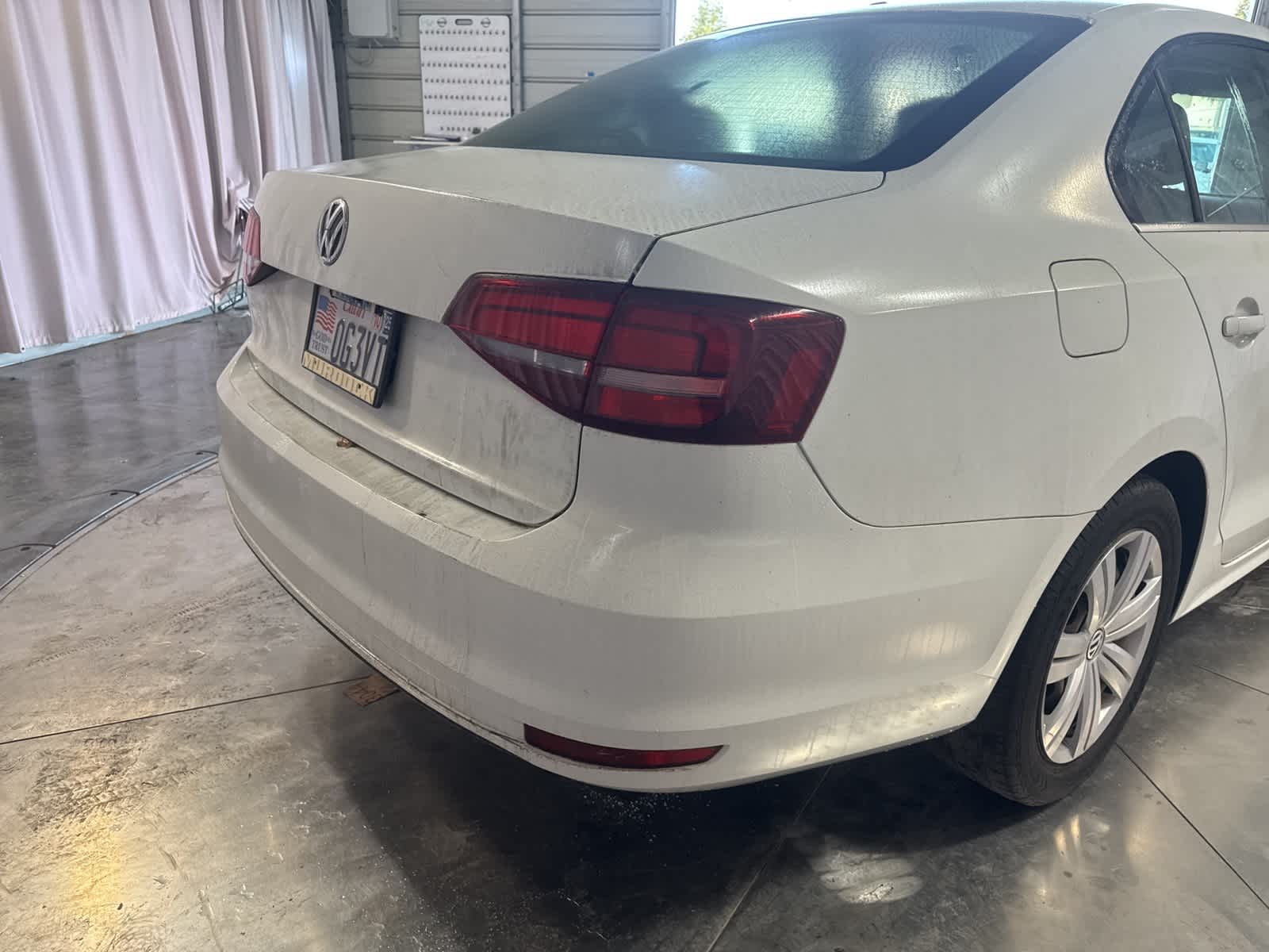 Thumbnail: 2017 Volkswagen Jetta - 9