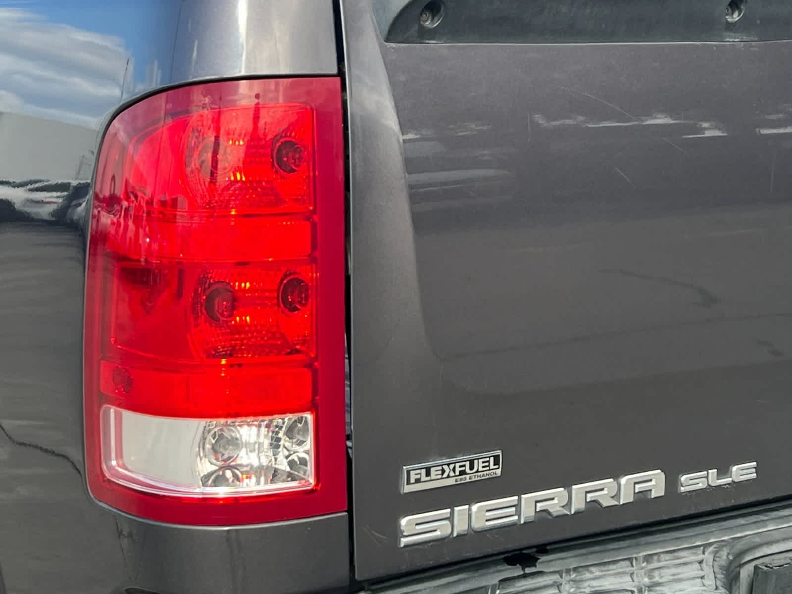Thumbnail: 2010 GMC Sierra 1500 - 25