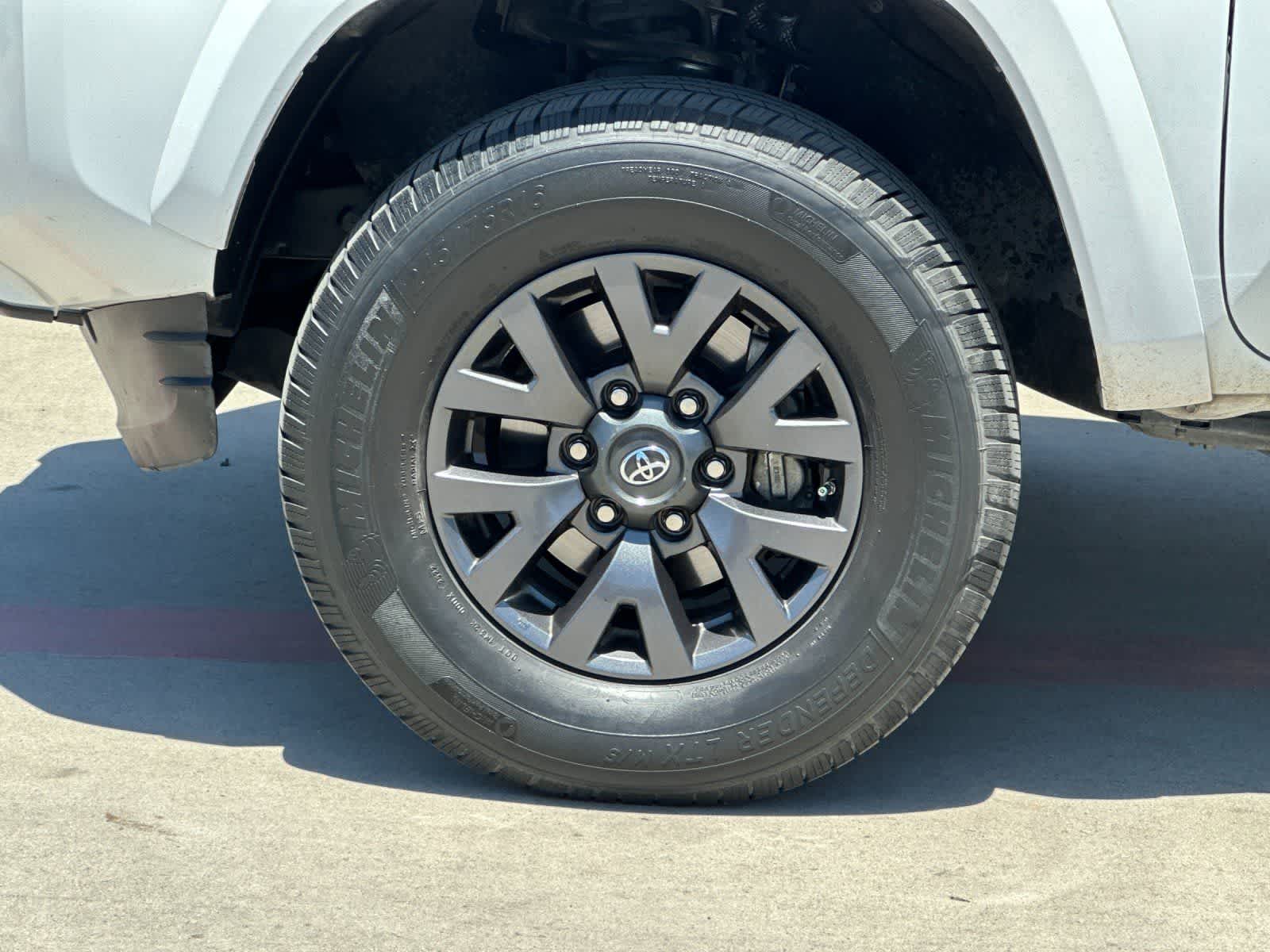 Thumbnail: 2020 Toyota Tacoma - 24