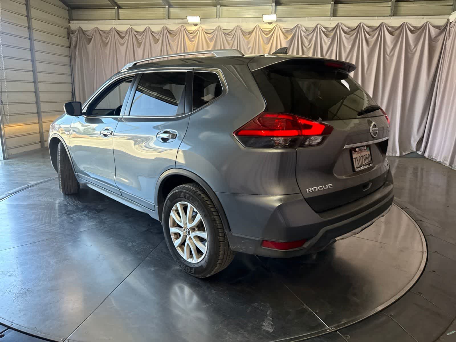 Thumbnail: 2017 Nissan Rogue - 5
