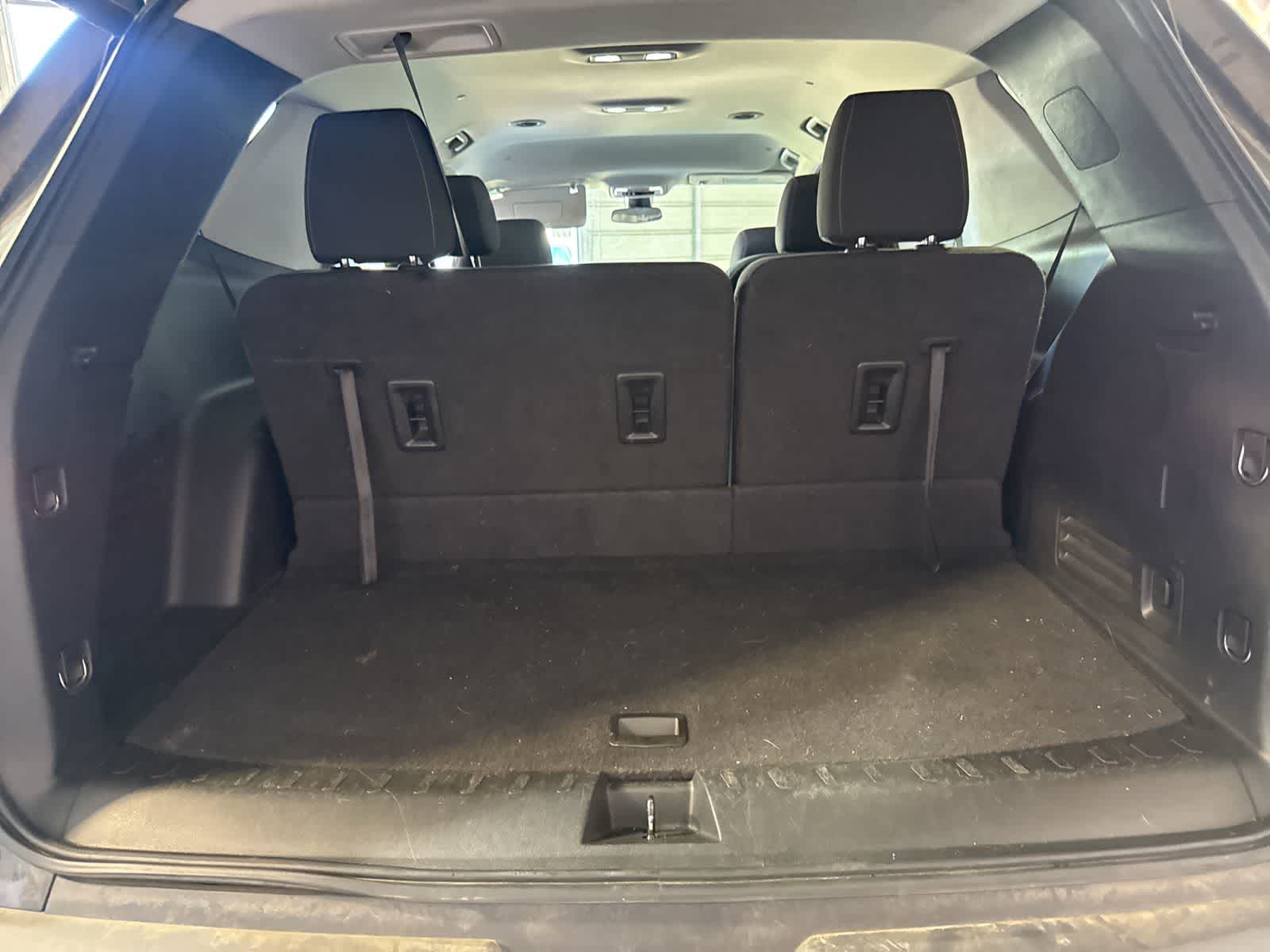 Thumbnail: 2021 Chevrolet Traverse - 16