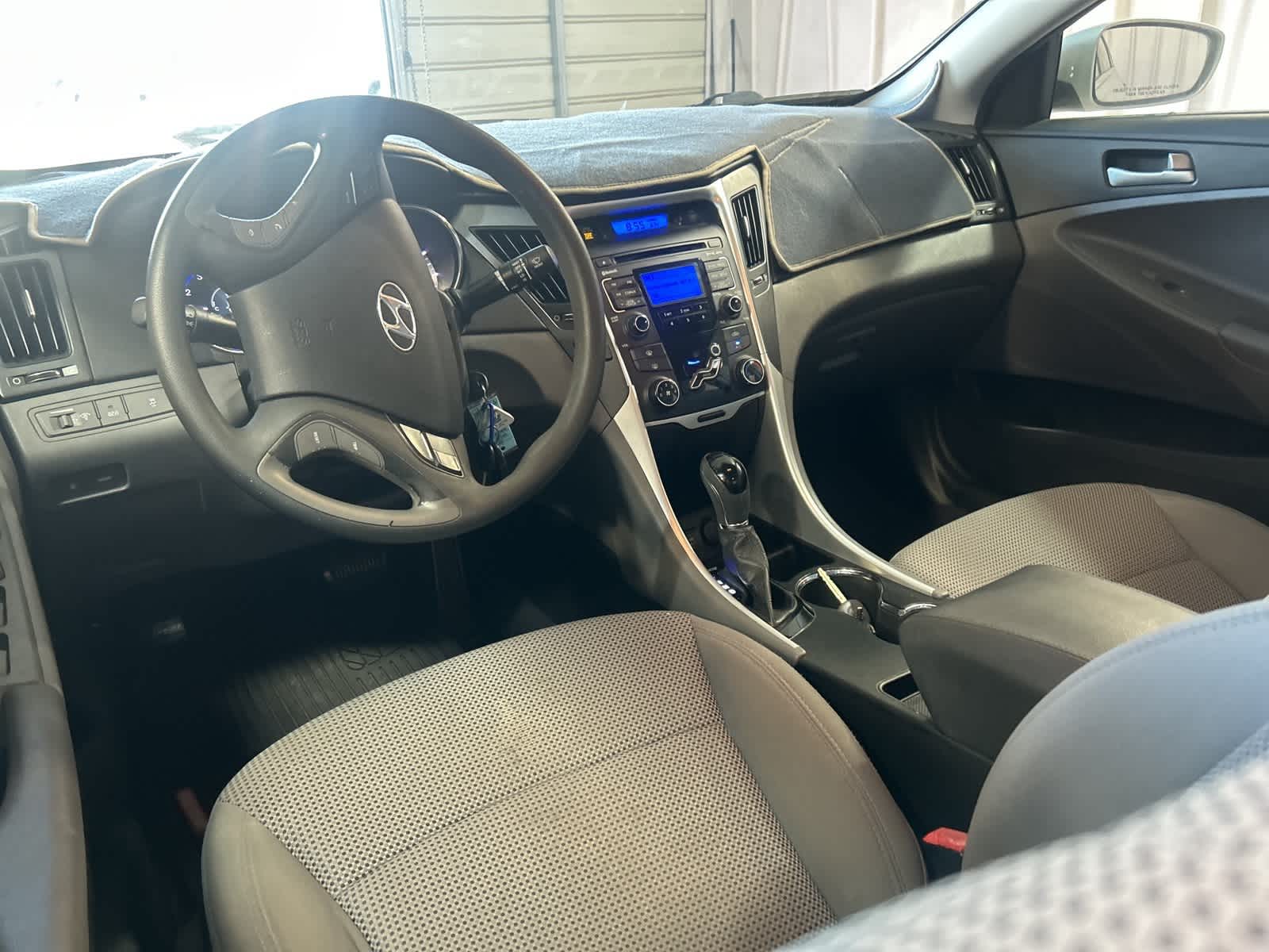 Thumbnail: 2011 Hyundai Sonata - 21