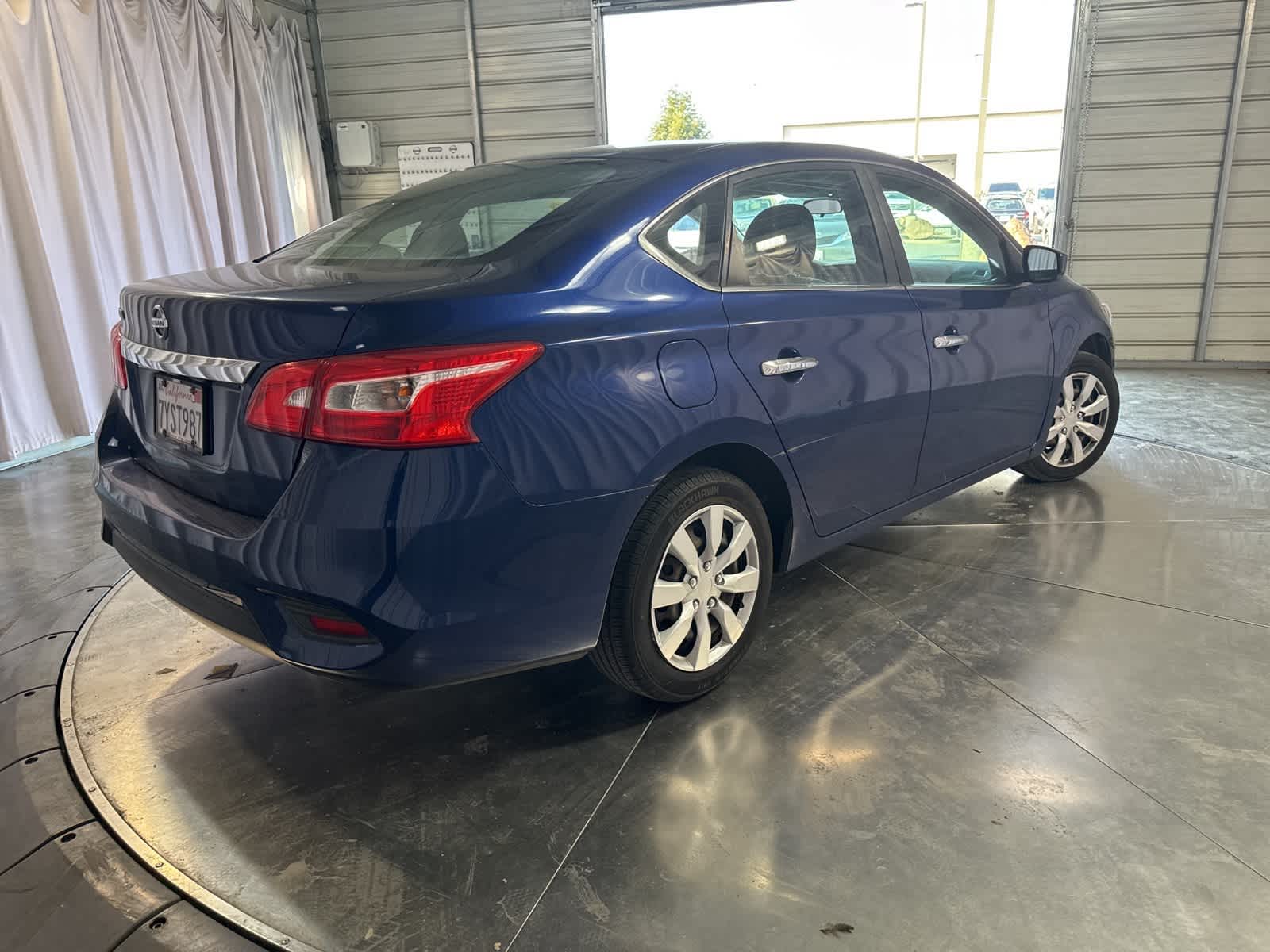 Thumbnail: 2017 Nissan Sentra - 5