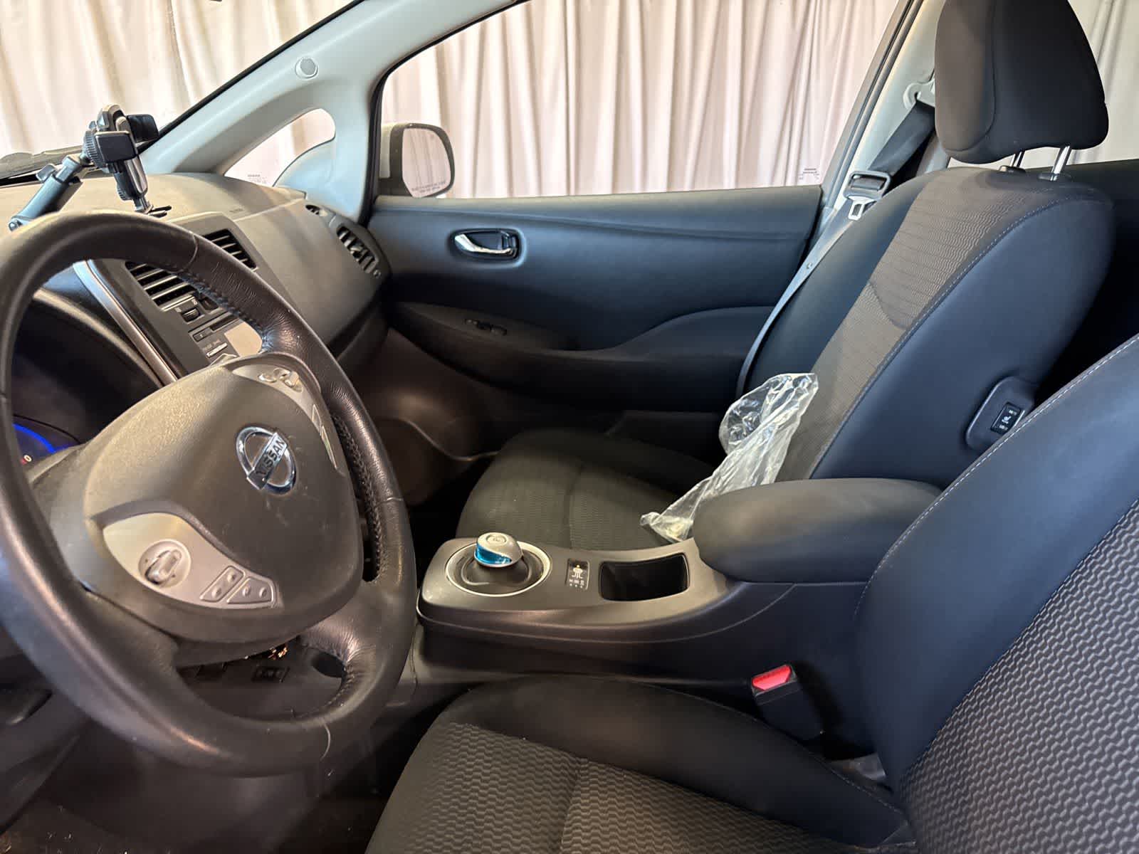 Thumbnail: 2015 Nissan Leaf - 15