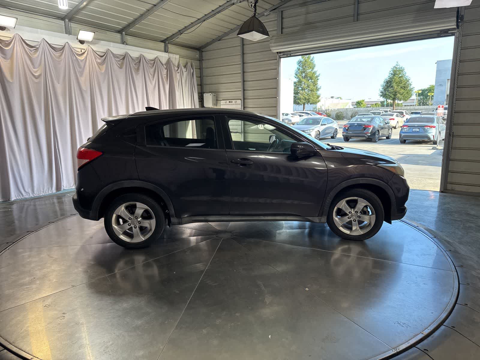 Thumbnail: 2016 Honda HR-V - 2