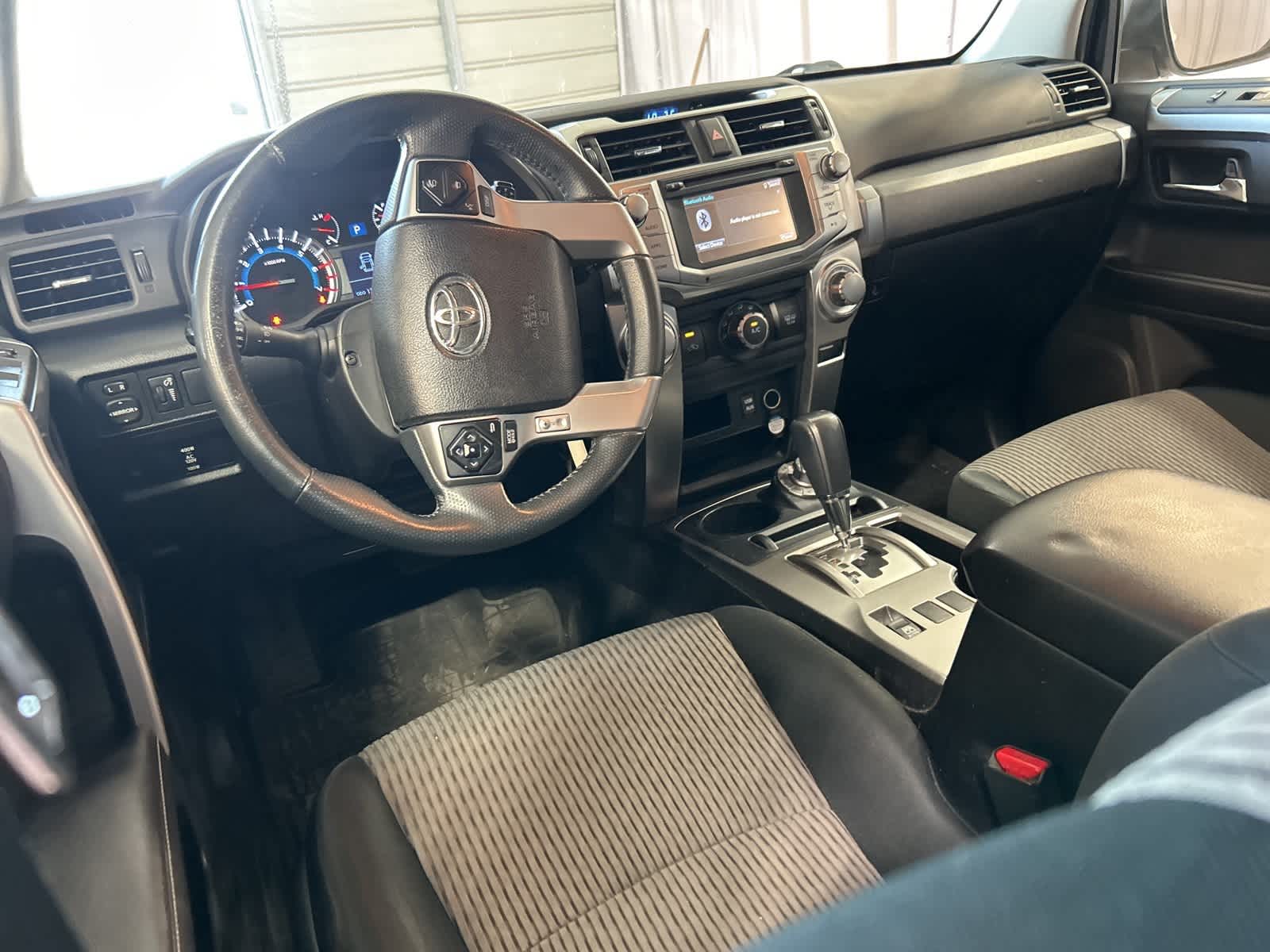 Thumbnail: 2016 Toyota 4Runner - 21