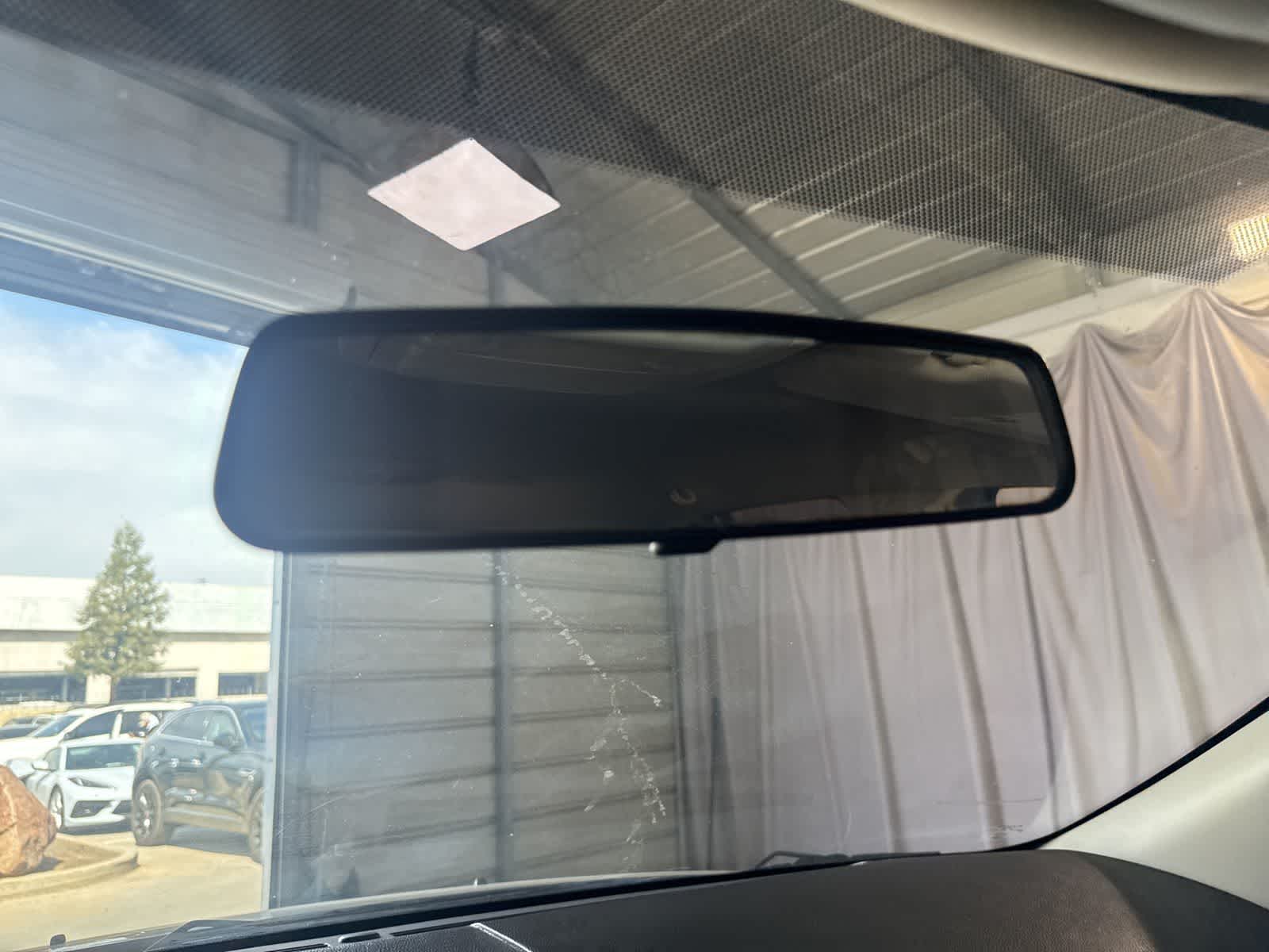 Thumbnail: 2011 Ford Edge - 26