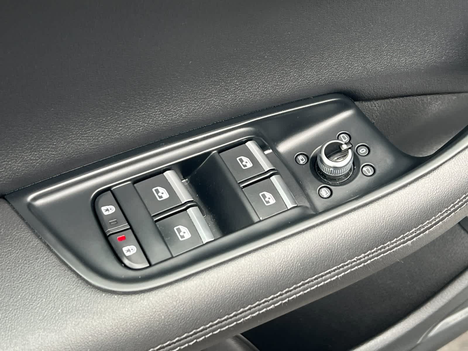 Thumbnail: 2023 Audi Q7 - 13