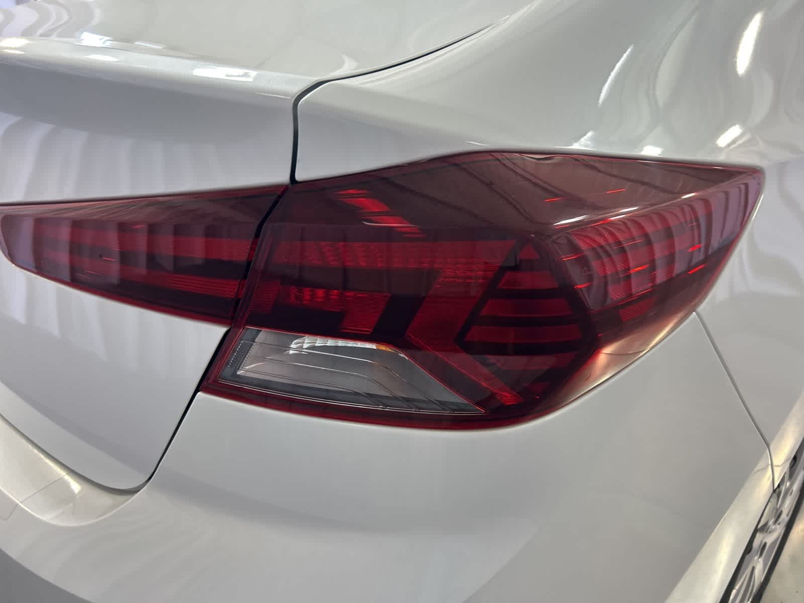 2020 Hyundai Elantra SE 8