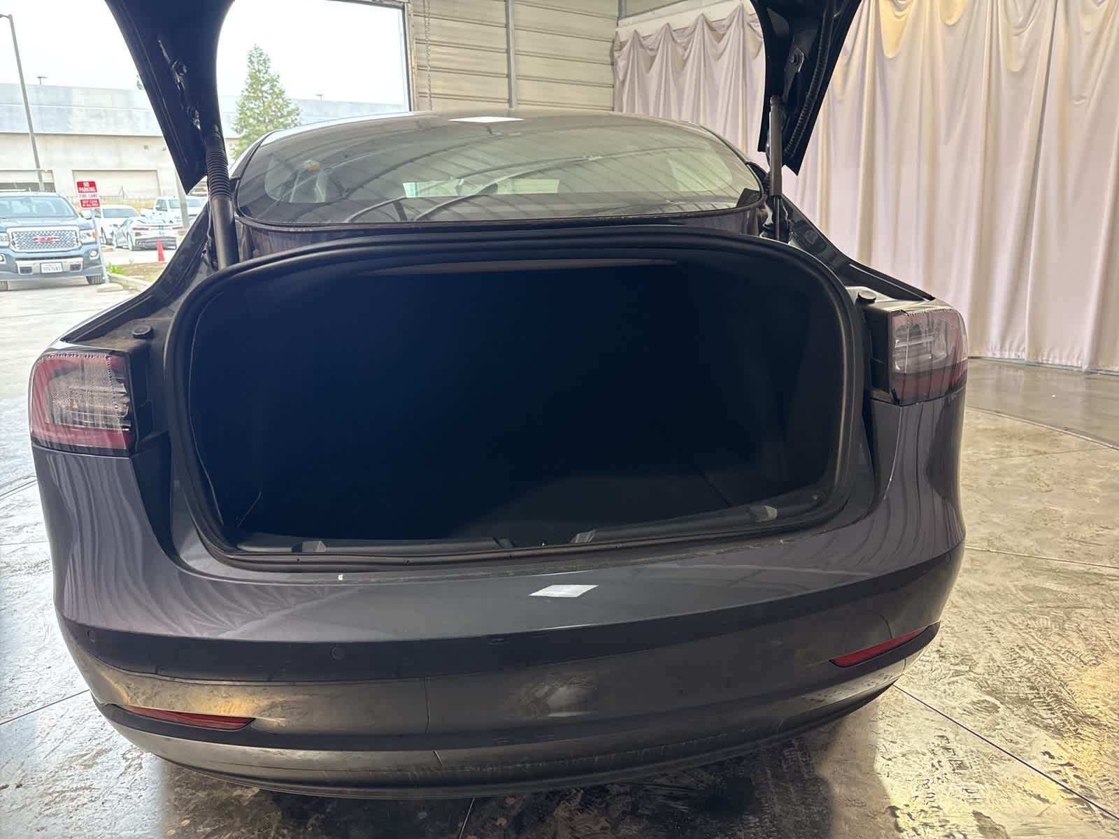 Thumbnail: 2022 Tesla Model 3 - 11