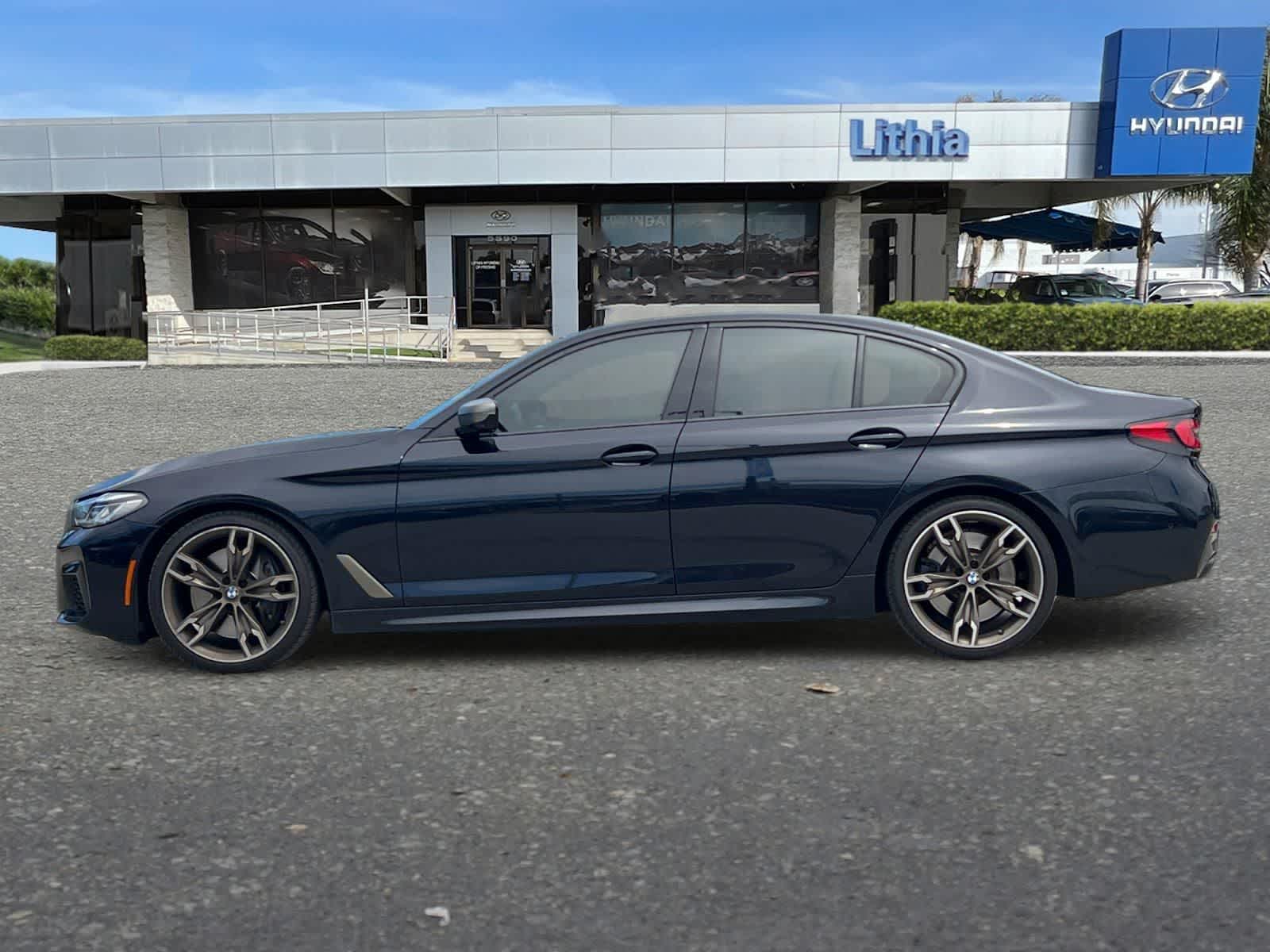 2022 BMW M550i xDrive photo 5